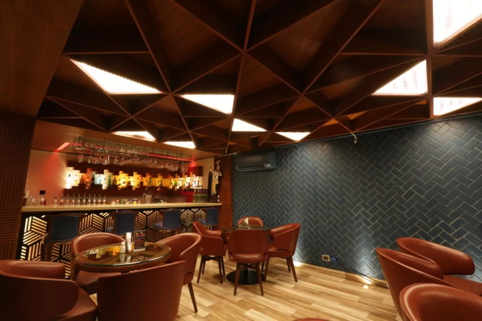 Lounge or bar in Hotel Willow Banks Shimla