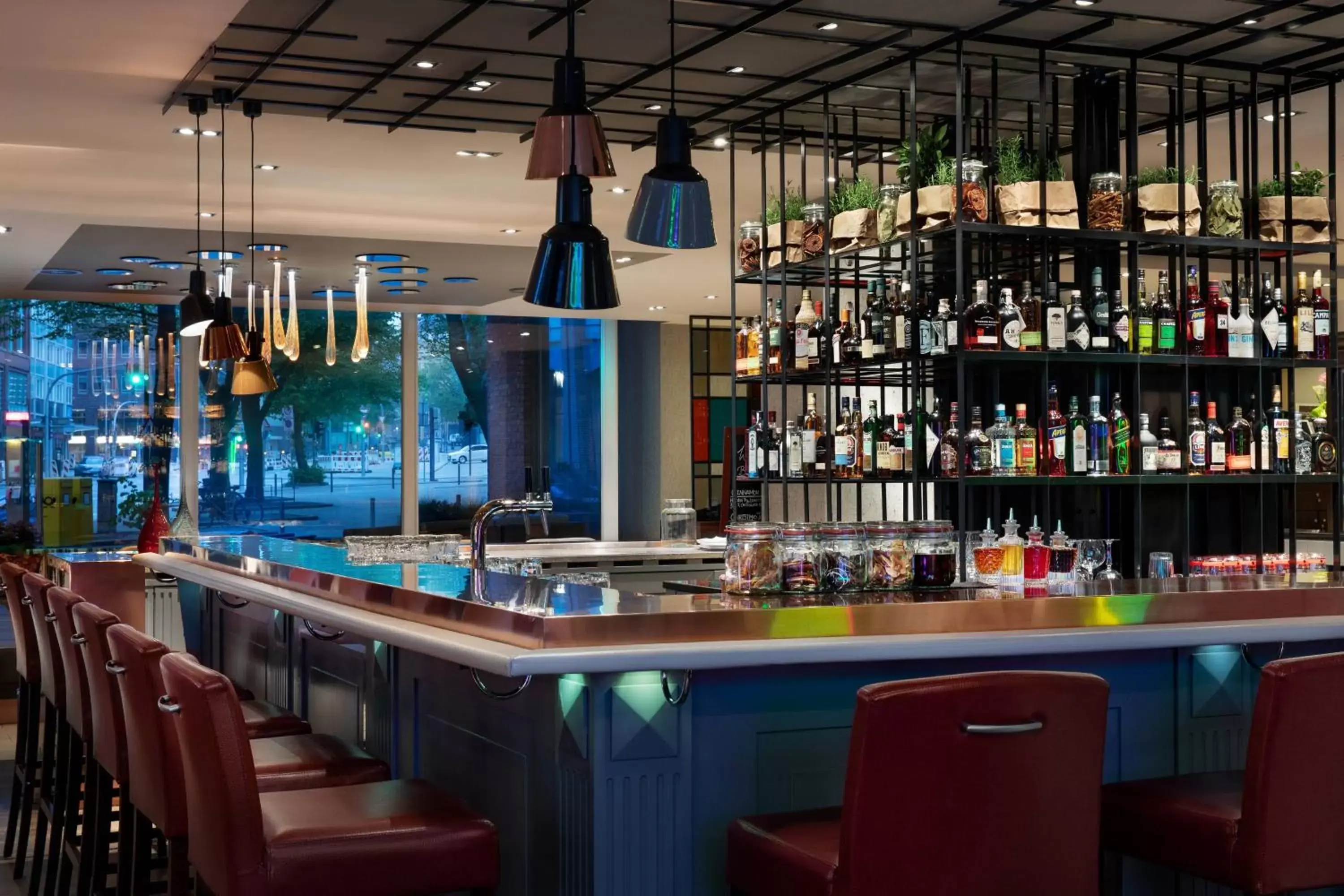 Restaurant/places to eat, Lounge/Bar in Renaissance Hamburg Hotel