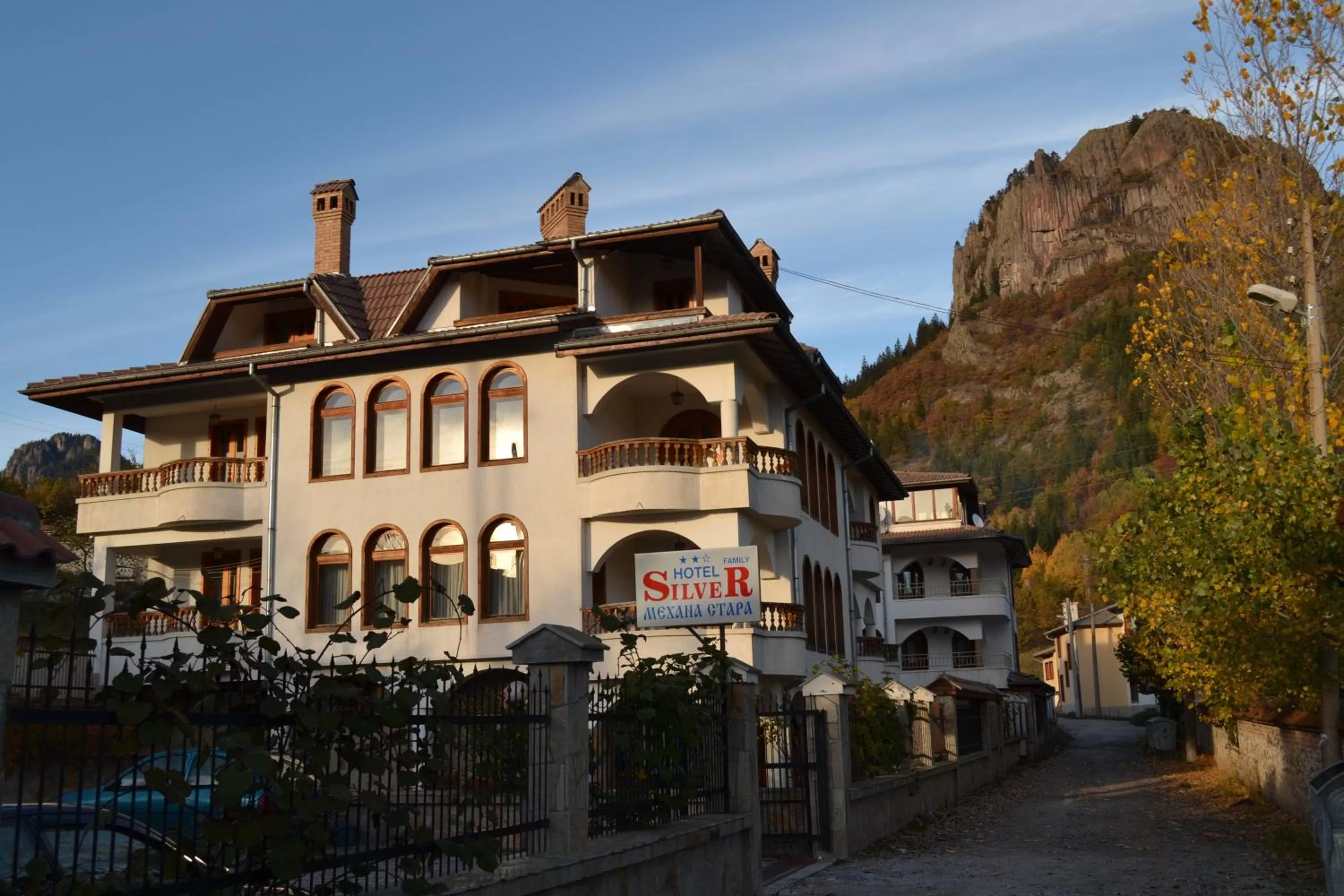 Facade/entrance in Family Hotel Silver