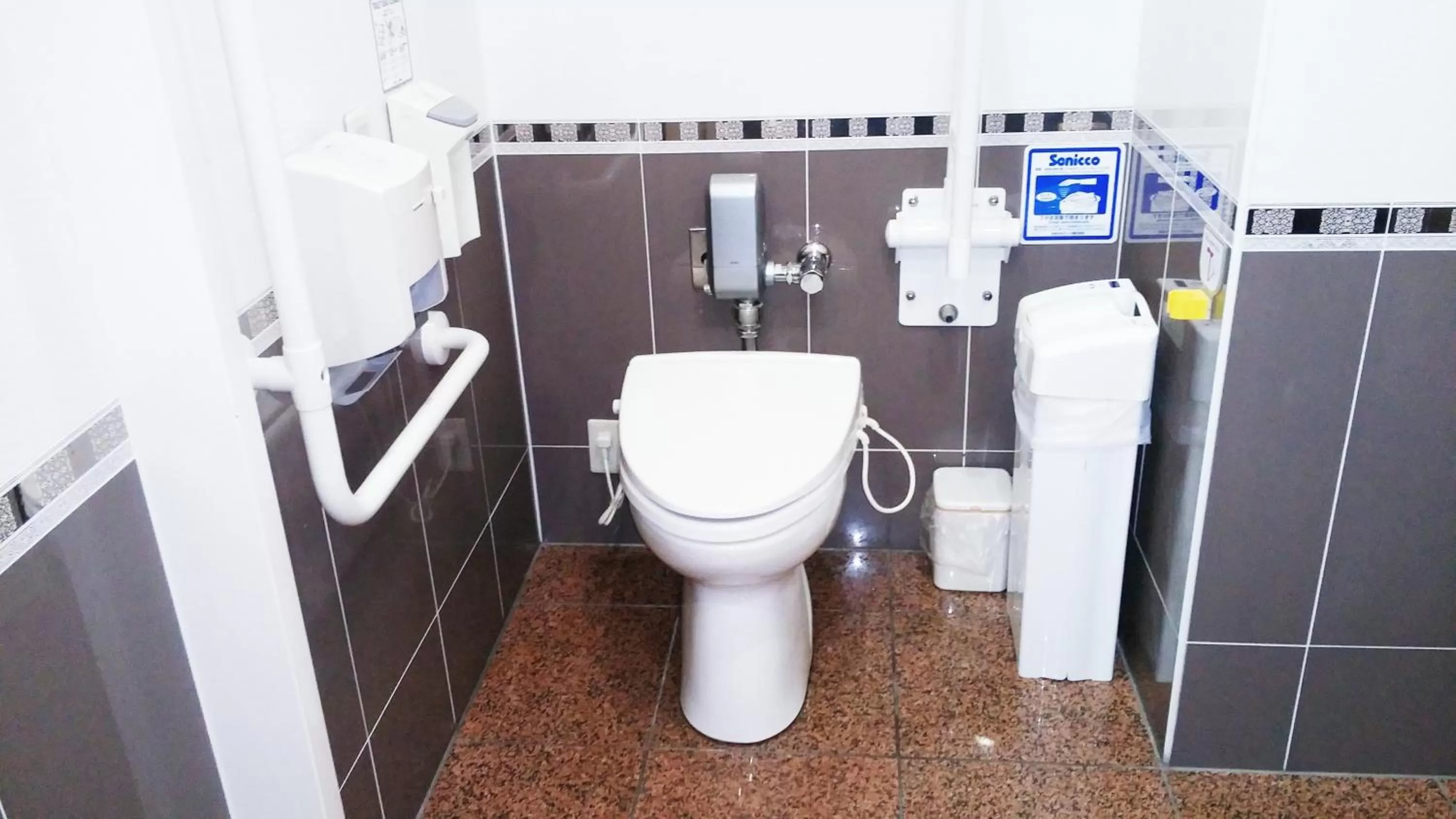 Toilet in Kuretake-Inn Kakegawa