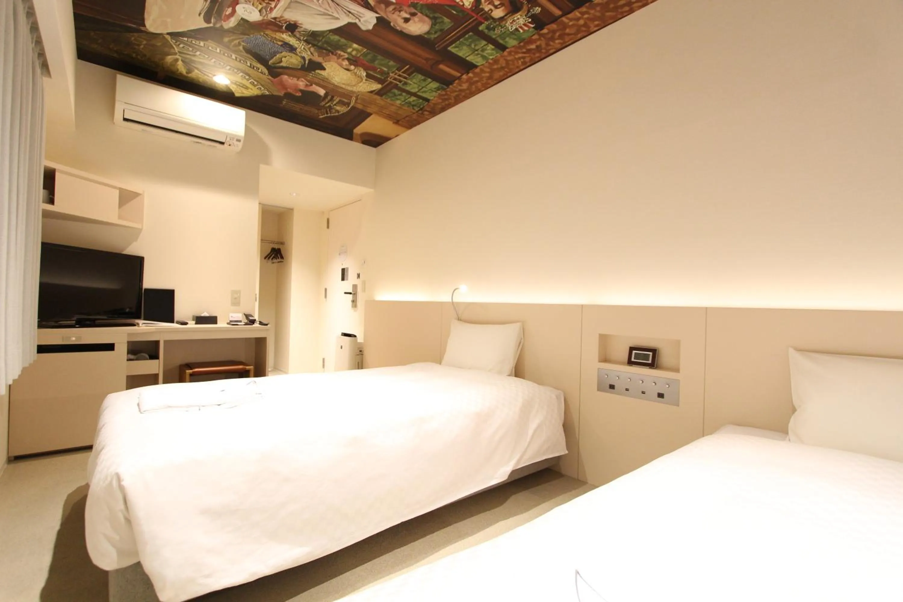 Bed in KOKO HOTEL Osaka Namba Ebisucho