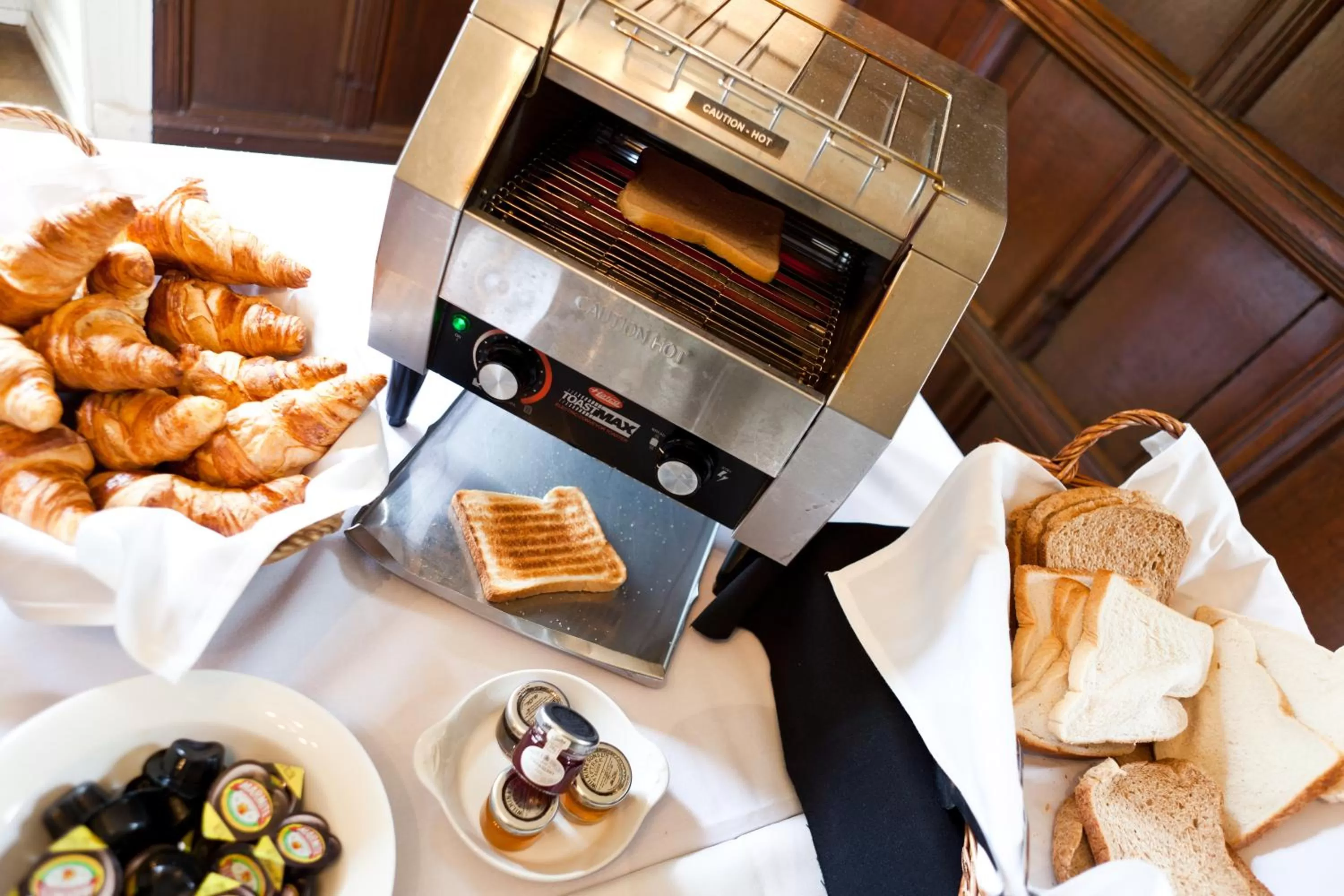 Food and drinks in Best Western Plus Sheffield Mosborough Hall Hotel