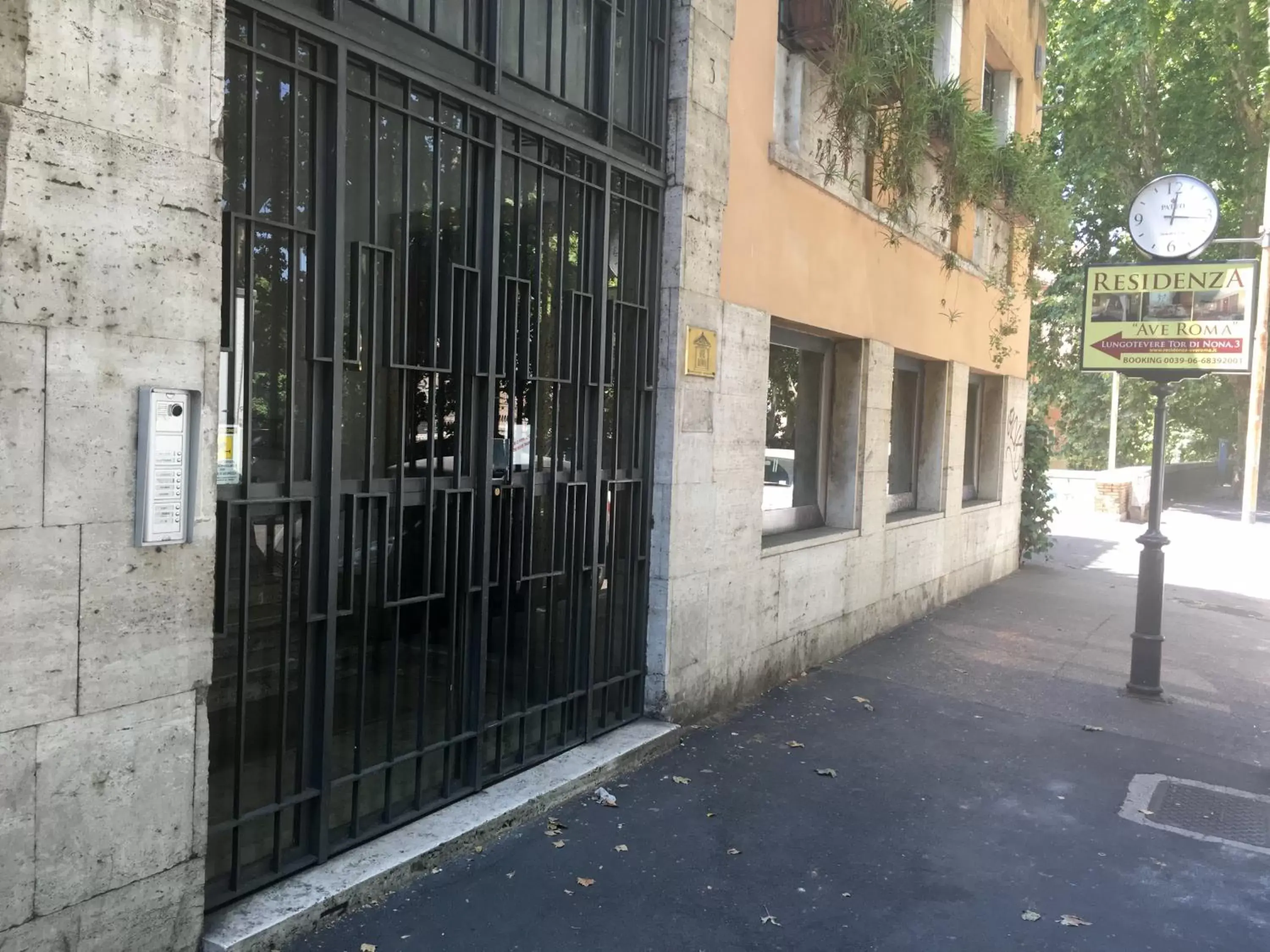 Facade/entrance in Residenza Ave Roma
