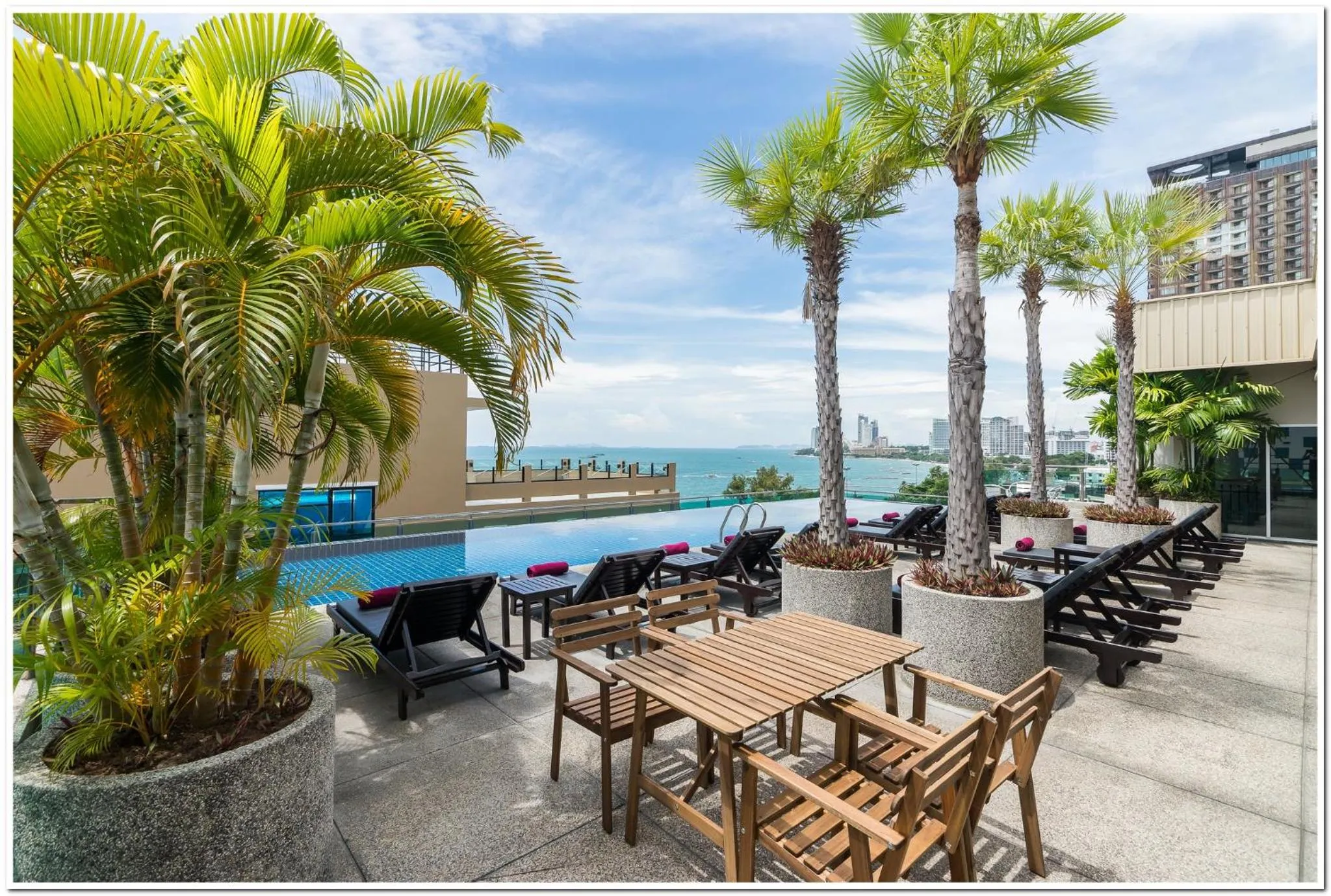 Swimming pool in Sea Me Spring Too Hotel