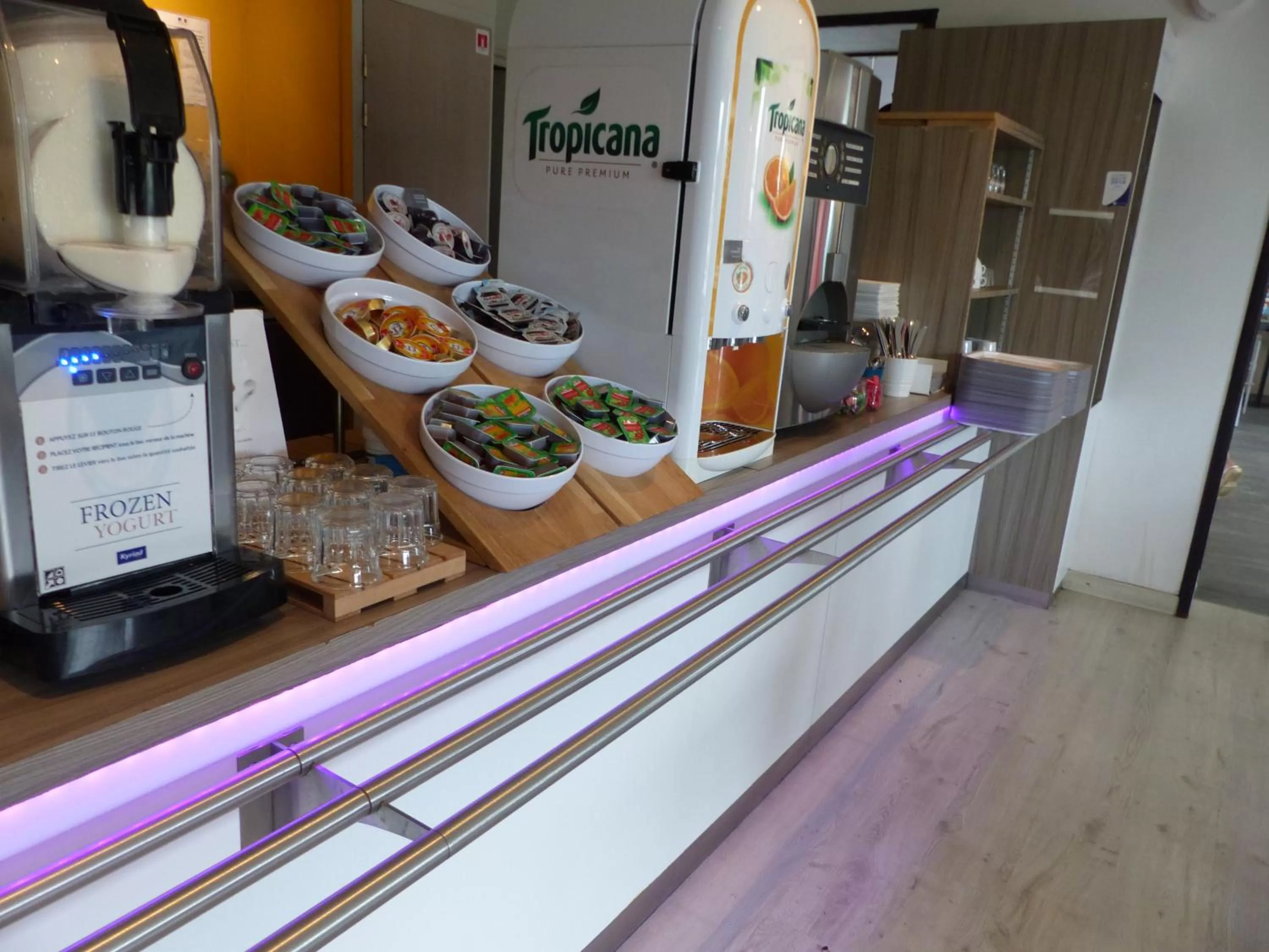 Buffet breakfast in Kyriad Toulouse Sud - Roques