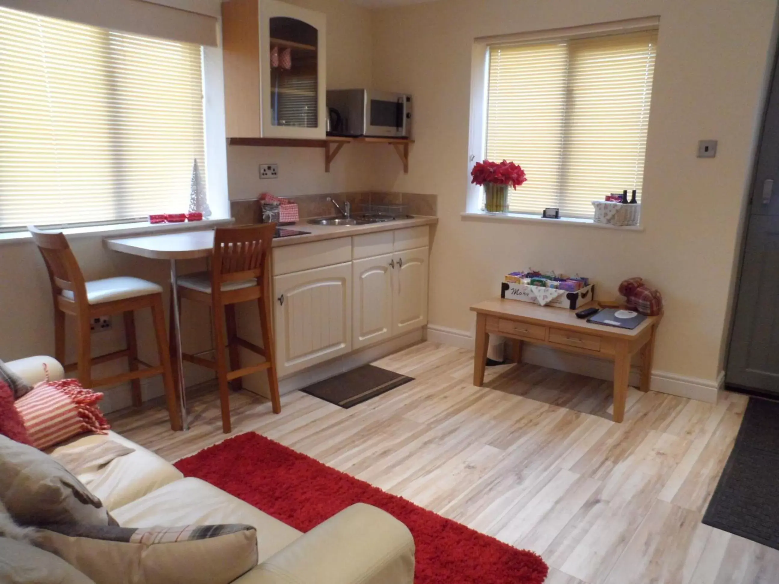 Kitchen or kitchenette, Kitchen/Kitchenette in The Stables - Deer Park Farm