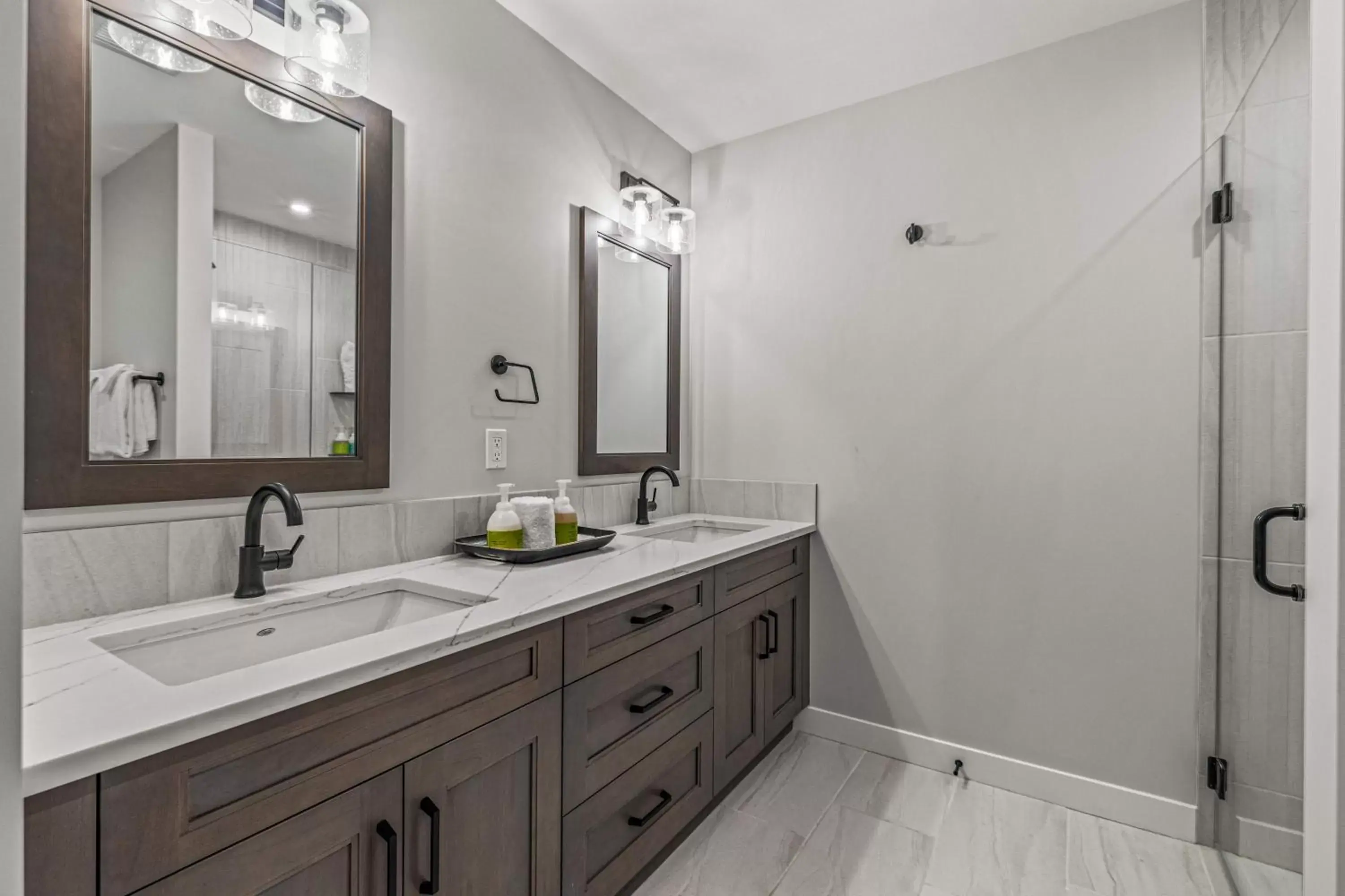 Bathroom in Tamarack Lodge by Spring Creek Vacations