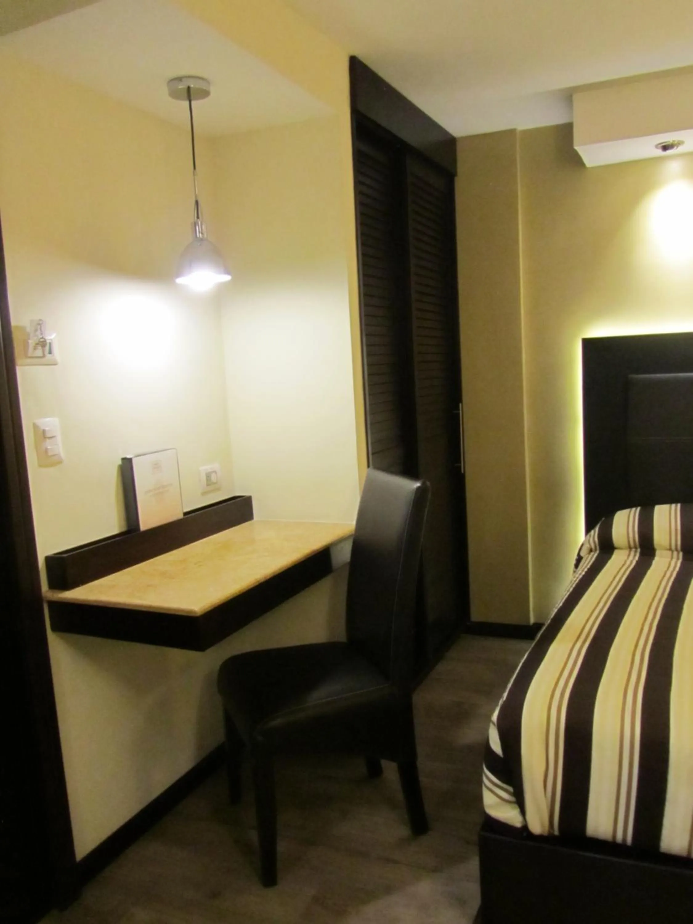 Bed in Hotel Colonial