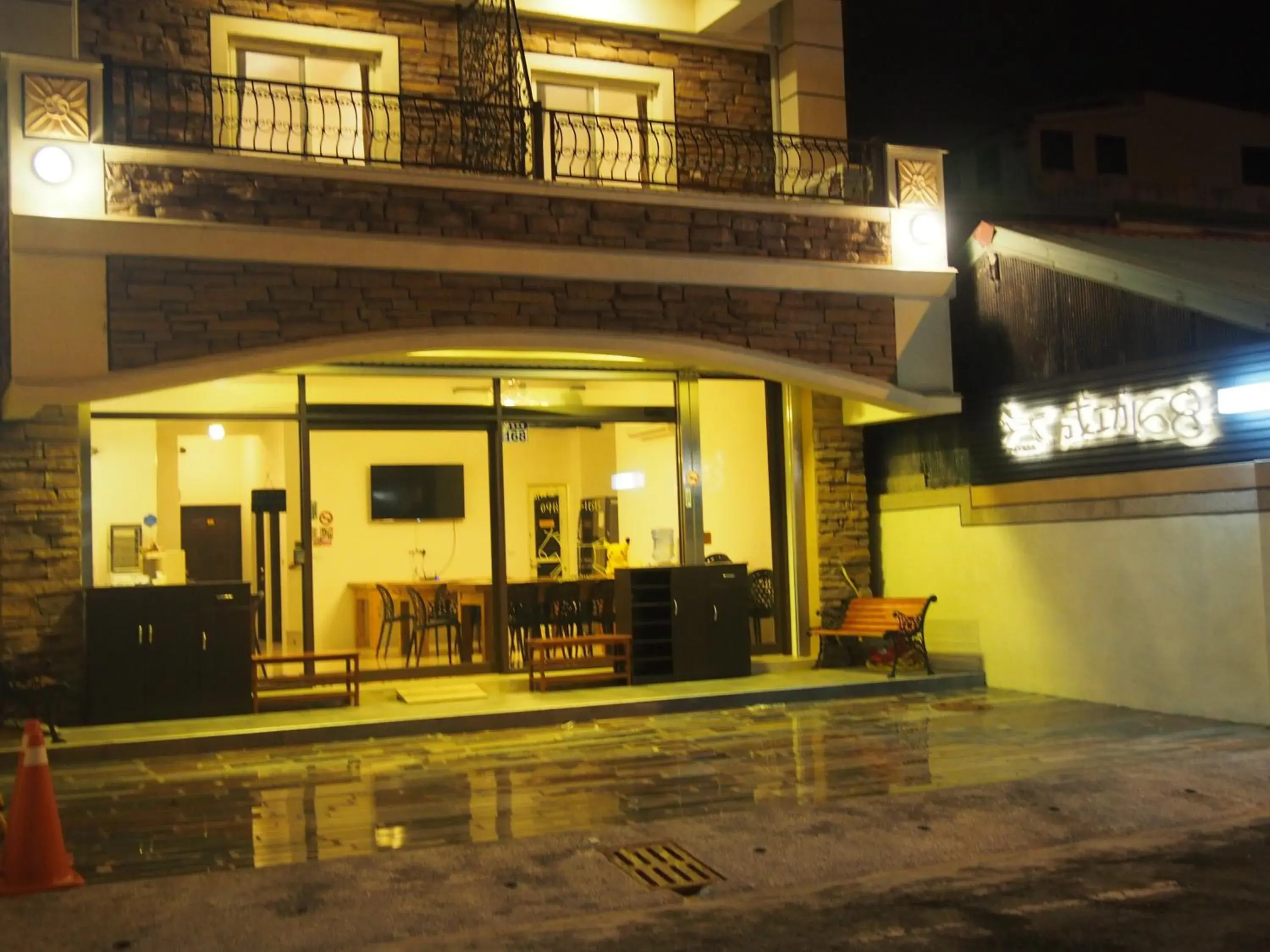 Facade/entrance in Successful 168 B&B Facade/entrance in Successful 168 B&B