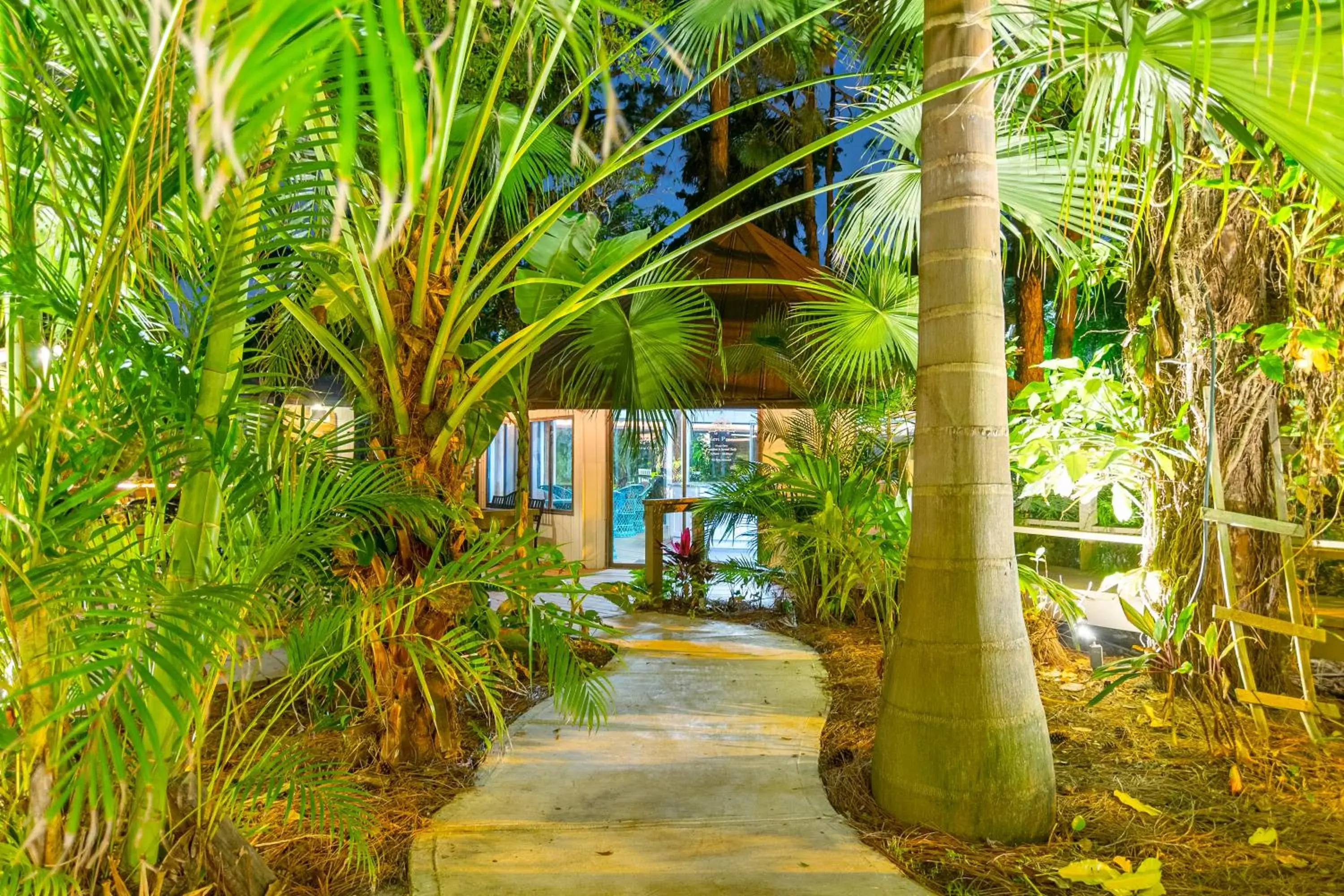 Breakfast, Garden in The Fairways Inn of Naples