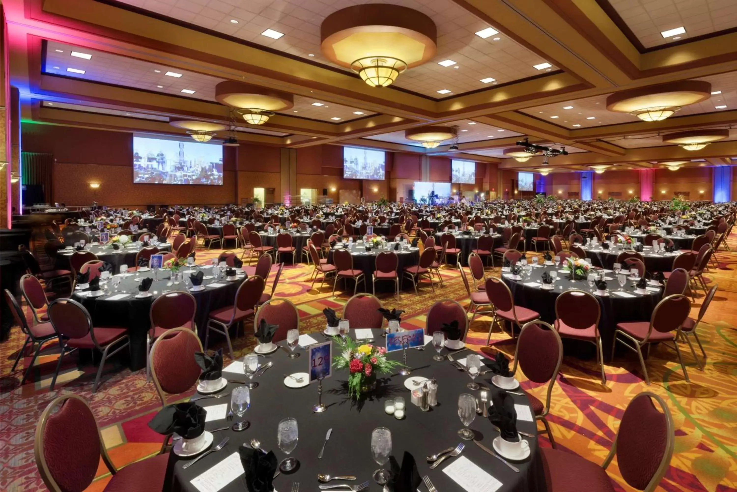 Restaurant/places to eat, Banquet Facilities in Embassy Suites Omaha- La Vista/ Hotel & Conference Center