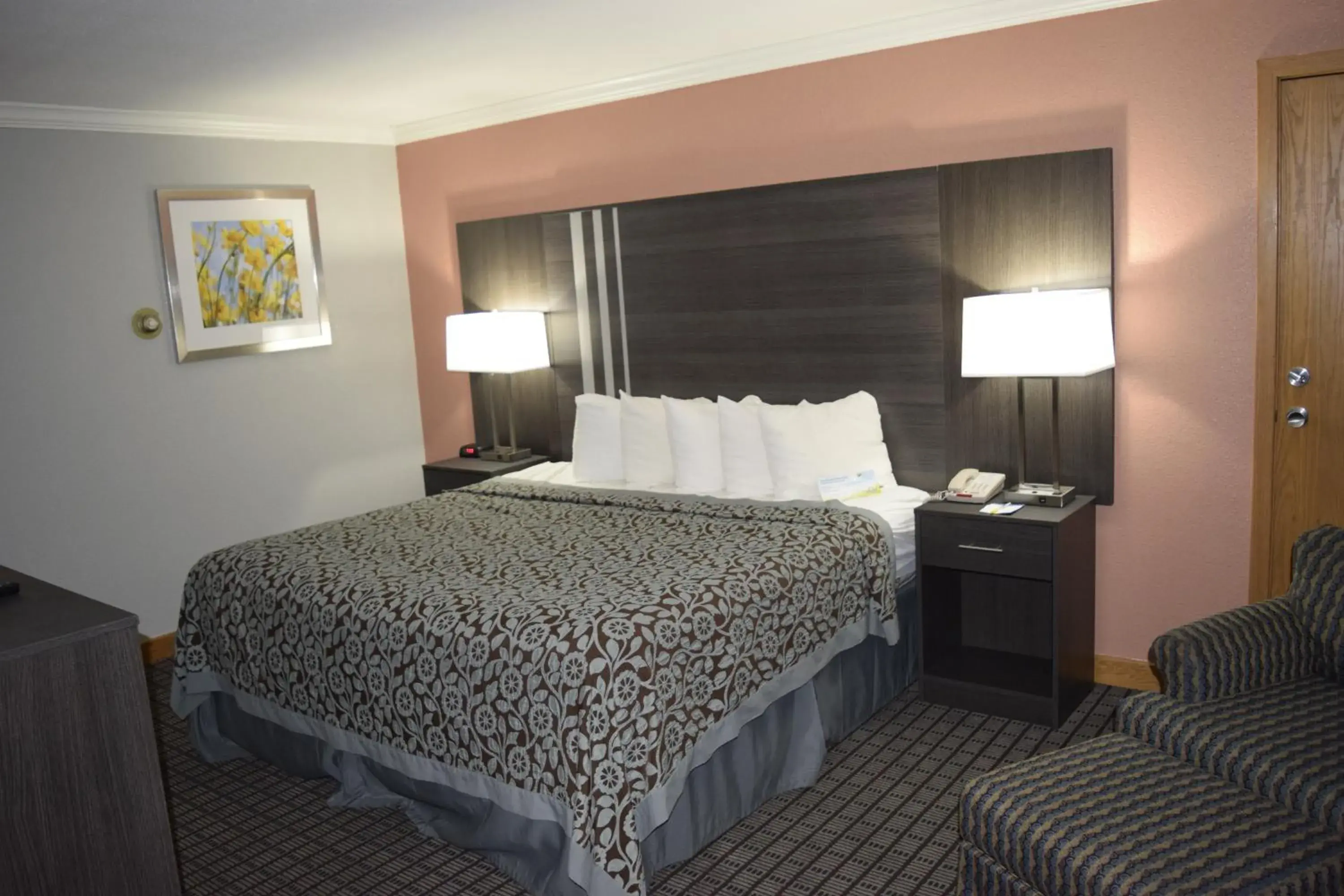 Bed in Days Inn by Wyndham Rock Falls