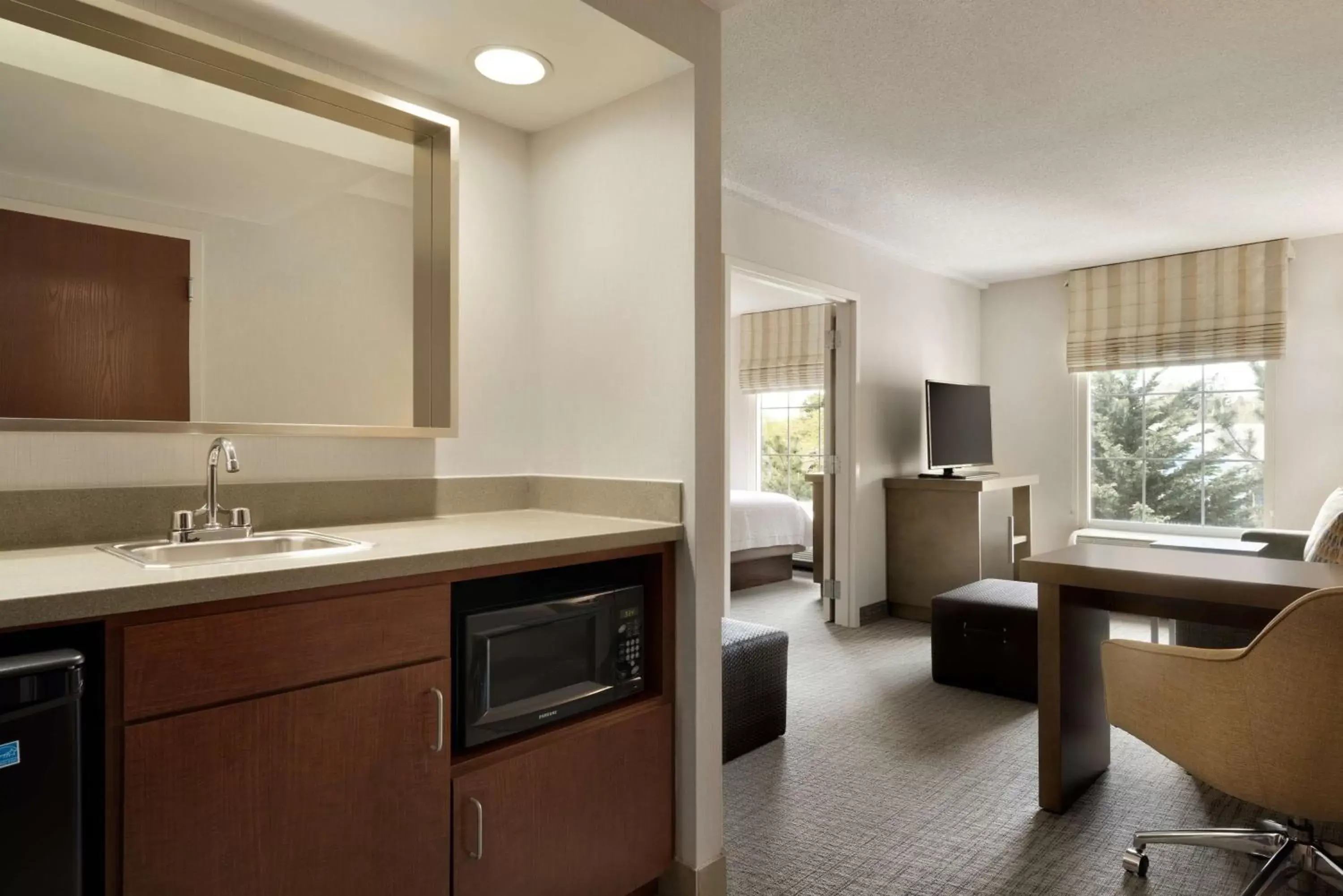 Bedroom, Bathroom in Hampton Inn By Hilton And Suites Middletown, Ri