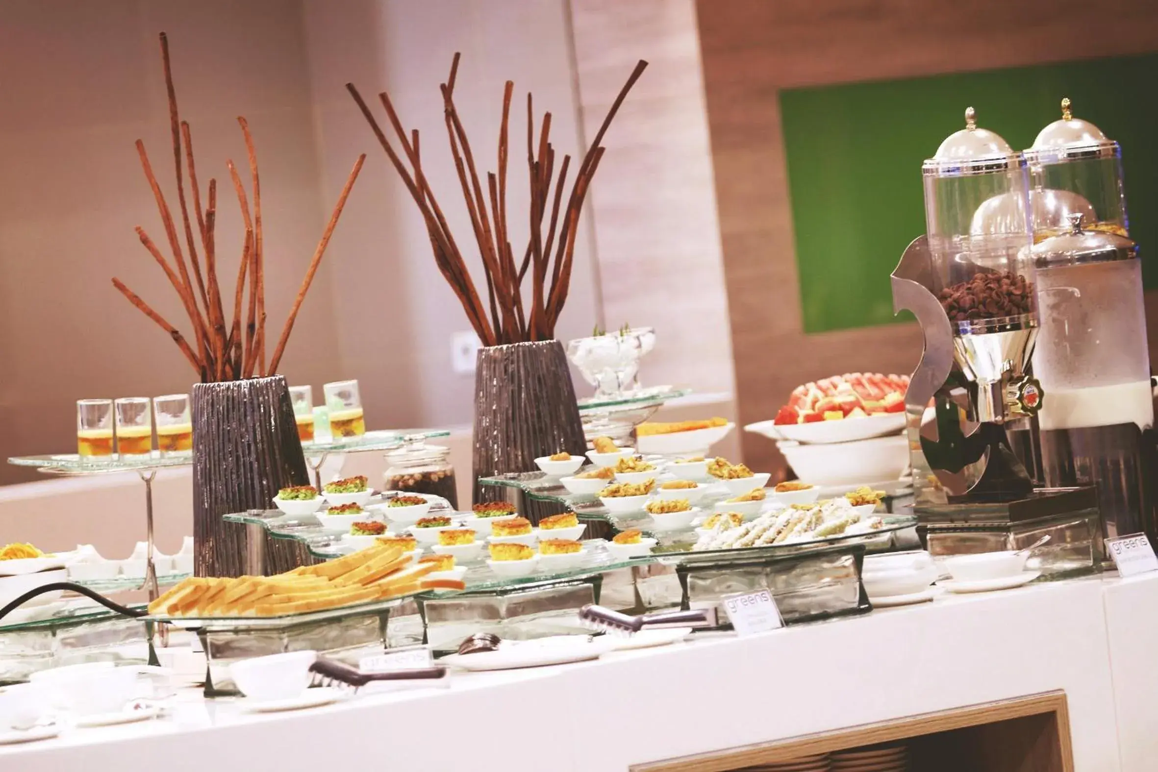 Buffet breakfast in FOX Hotel Pekanbaru Buffet breakfast in FOX Hotel Pekanbaru