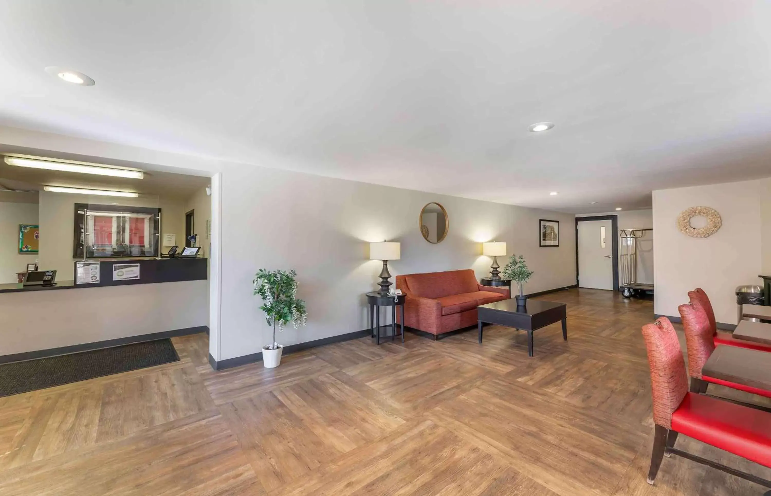 Lobby or reception, Seating Area in Extended Stay America Suites - Cleveland - Middleburg Heights