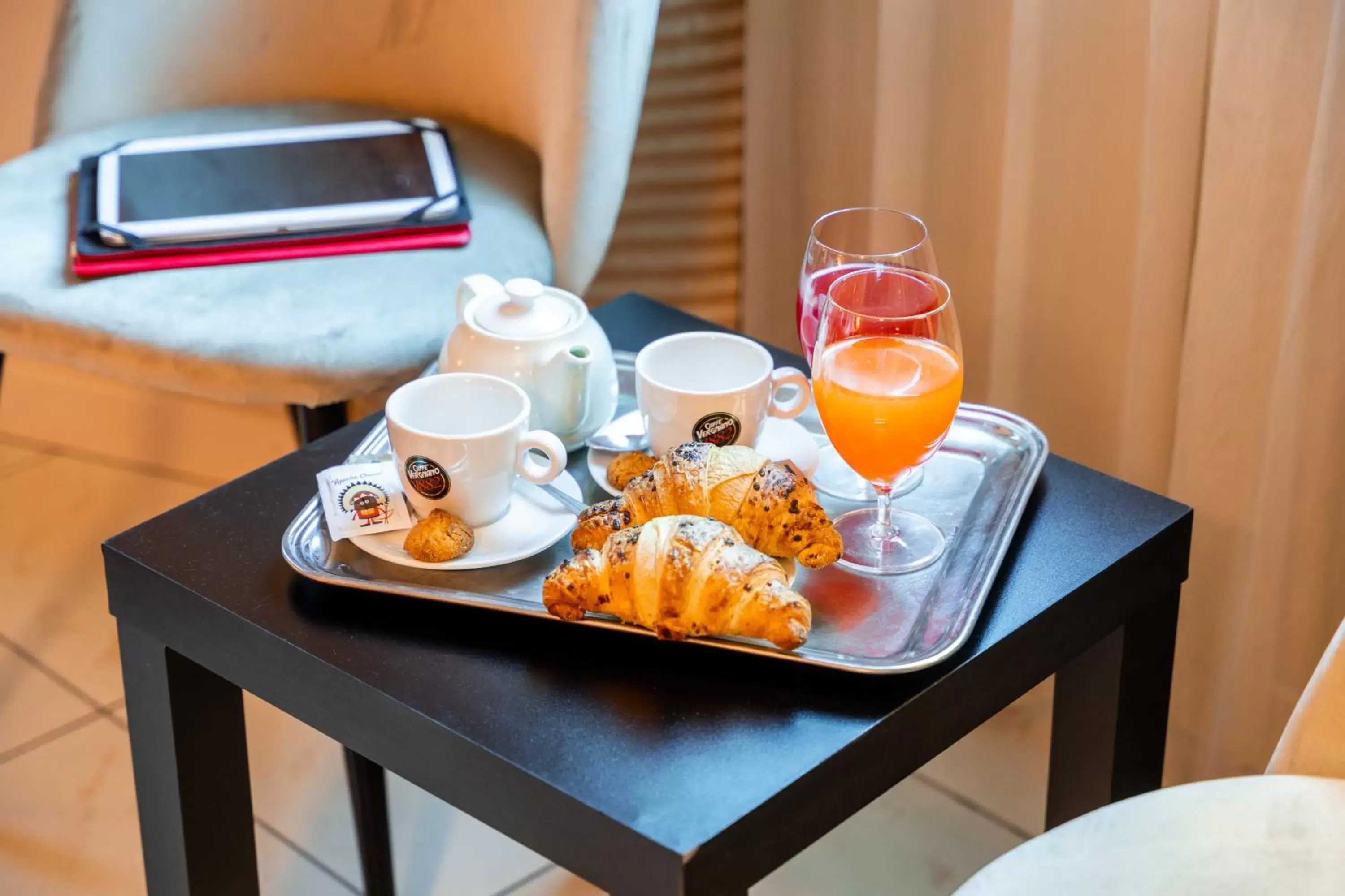 Breakfast in Hotel Parisi