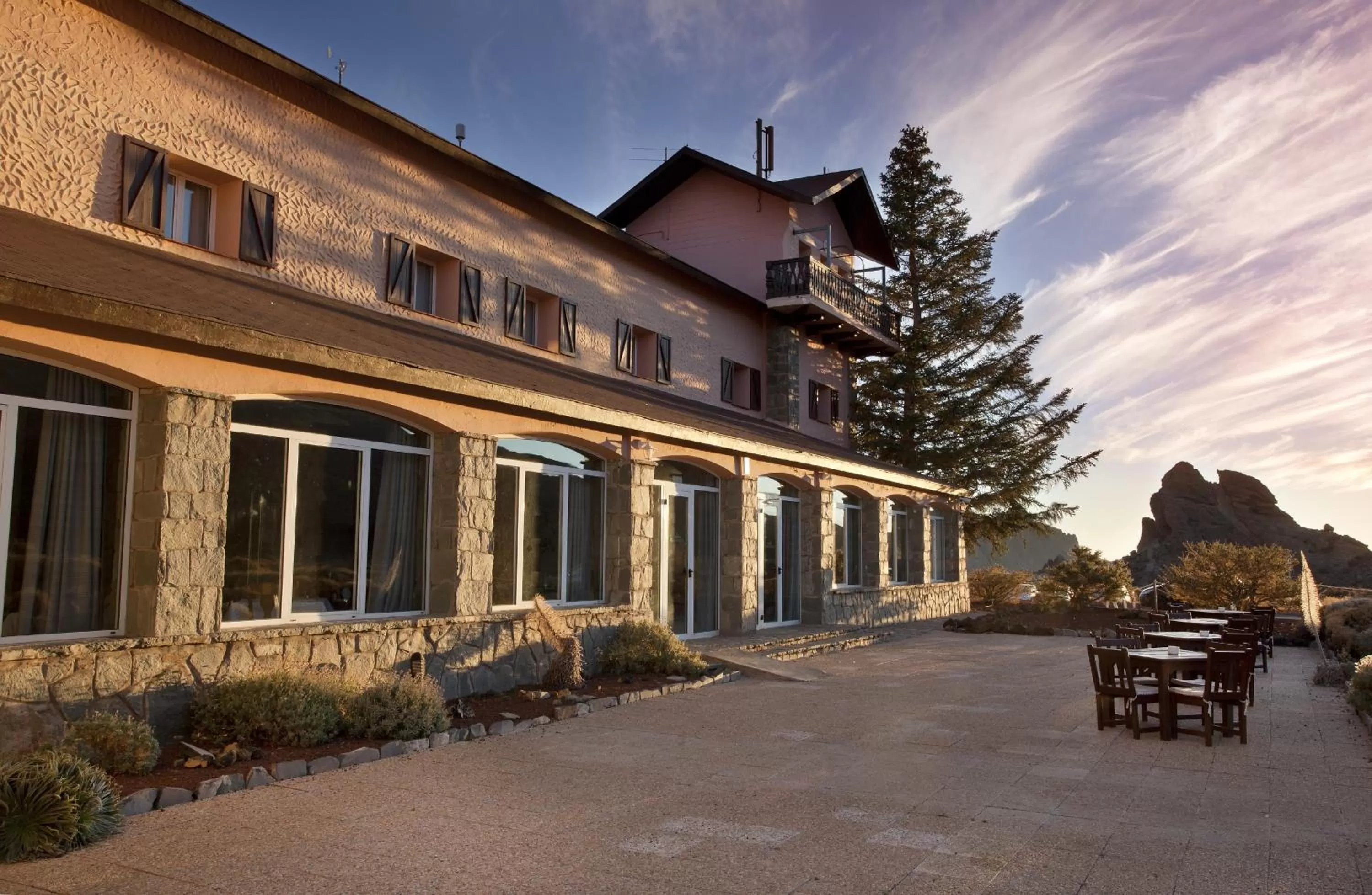 Facade/entrance in Parador de Las Cañadas del Teide
