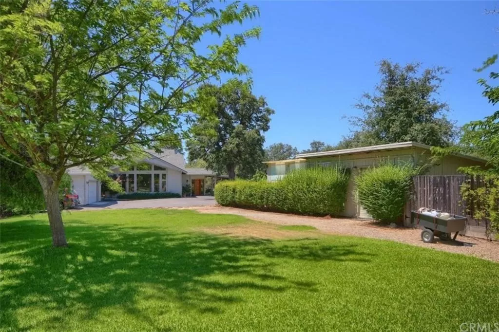 Property building in Narrow Gauge Inn