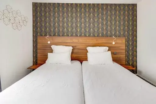 Superior Twin Room with Bath in Carladez Cambronne Superior Twin Room with Bath in Carladez Cambronne