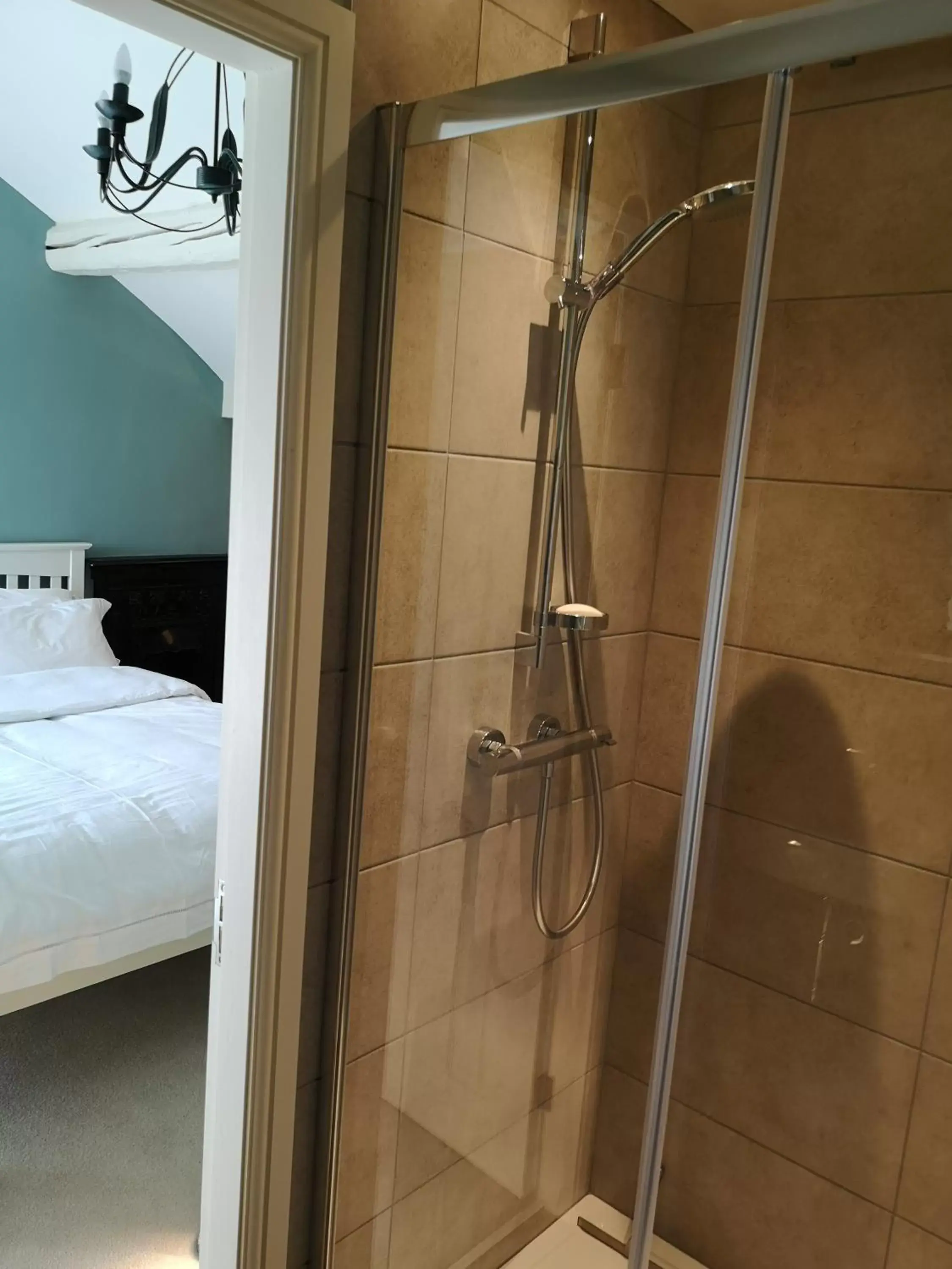 Shower, Bathroom in Kell House Bed & Breakfast