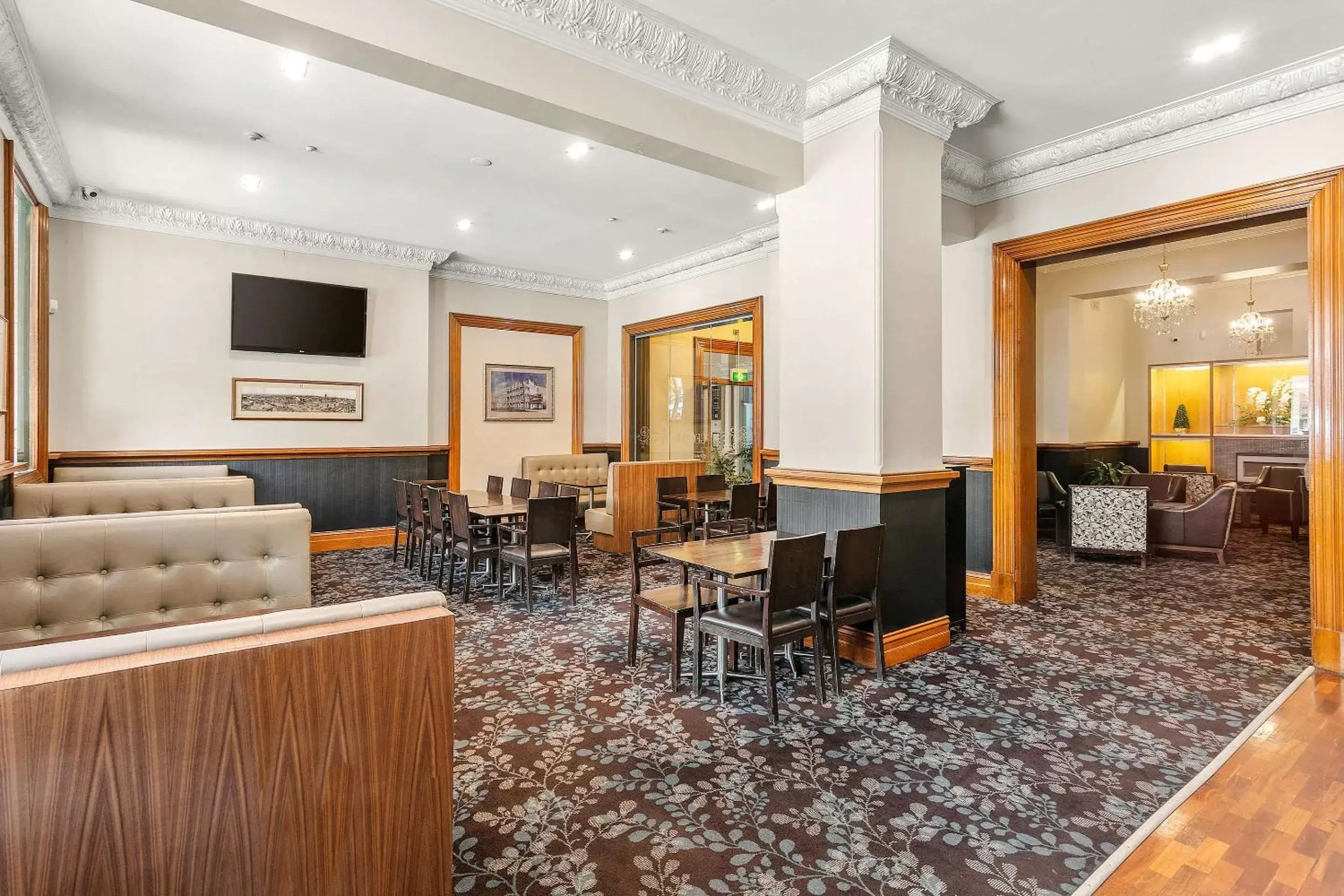 Restaurant/places to eat in Quality Inn The George Hotel Ballarat