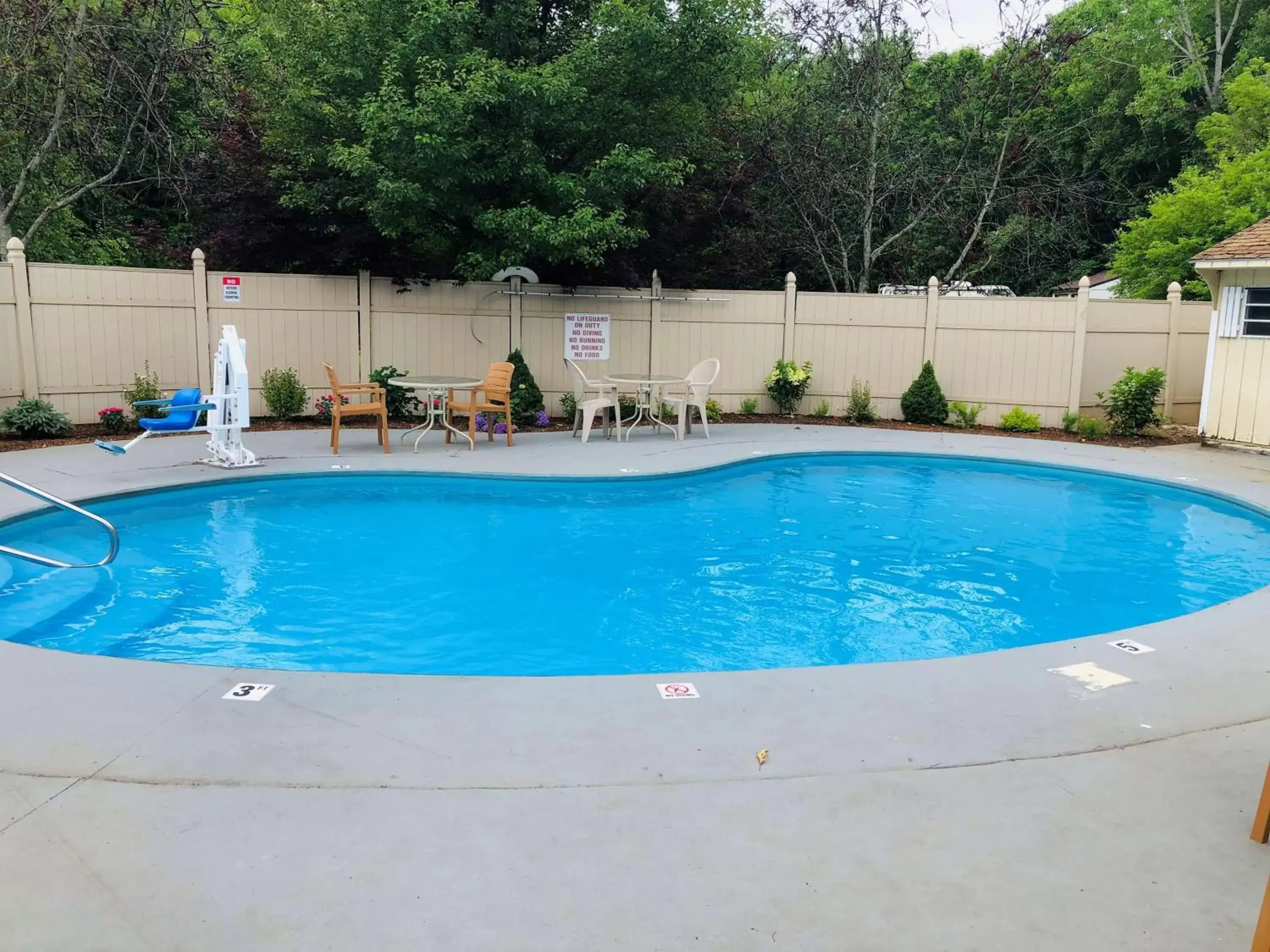 Pool view, Swimming Pool in Best Western West Lebanon-Hanover