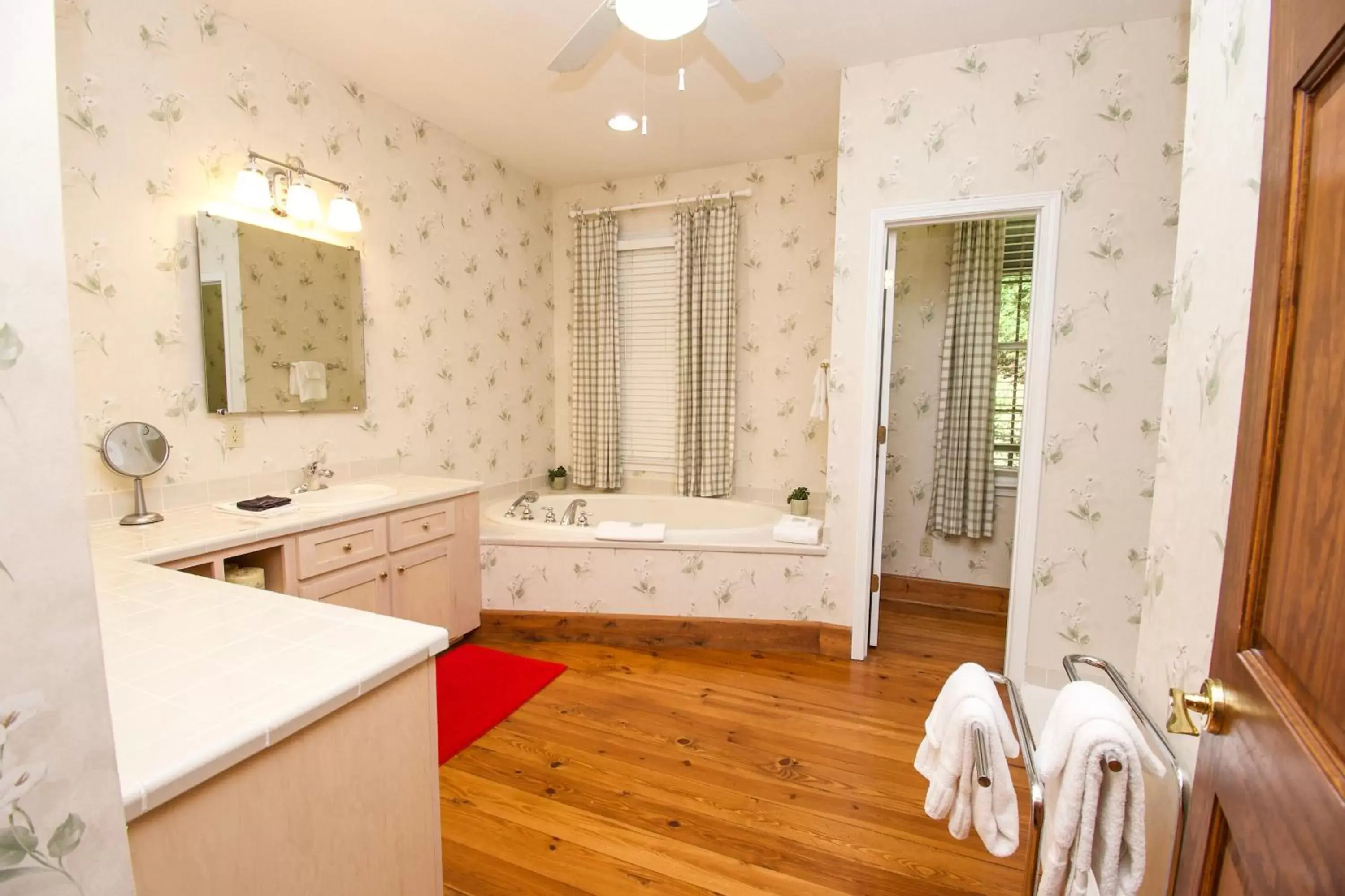 Bathroom in Paradise Hills, Winery Resort & Spa