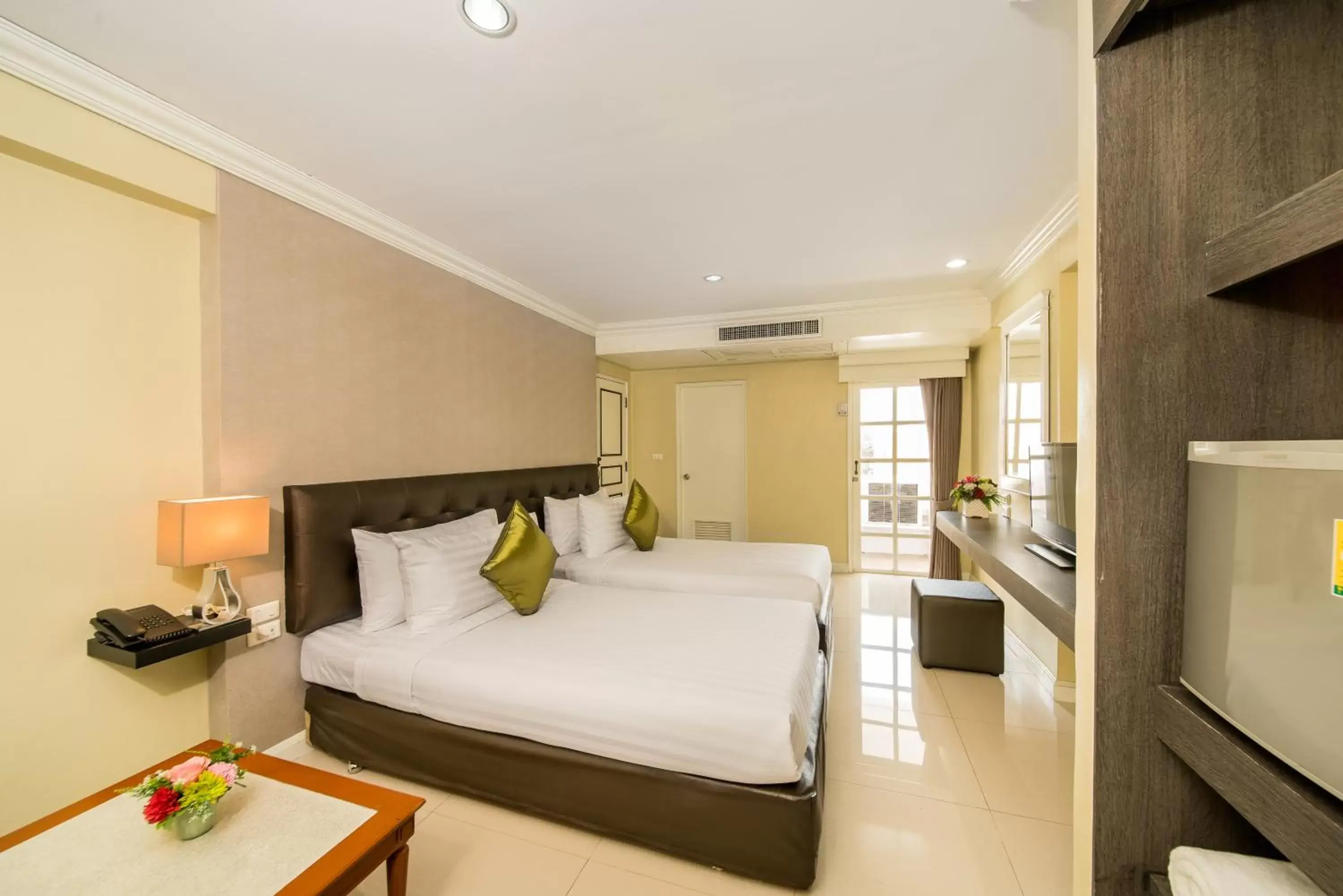 Bedroom in Niran Grand Hotel
