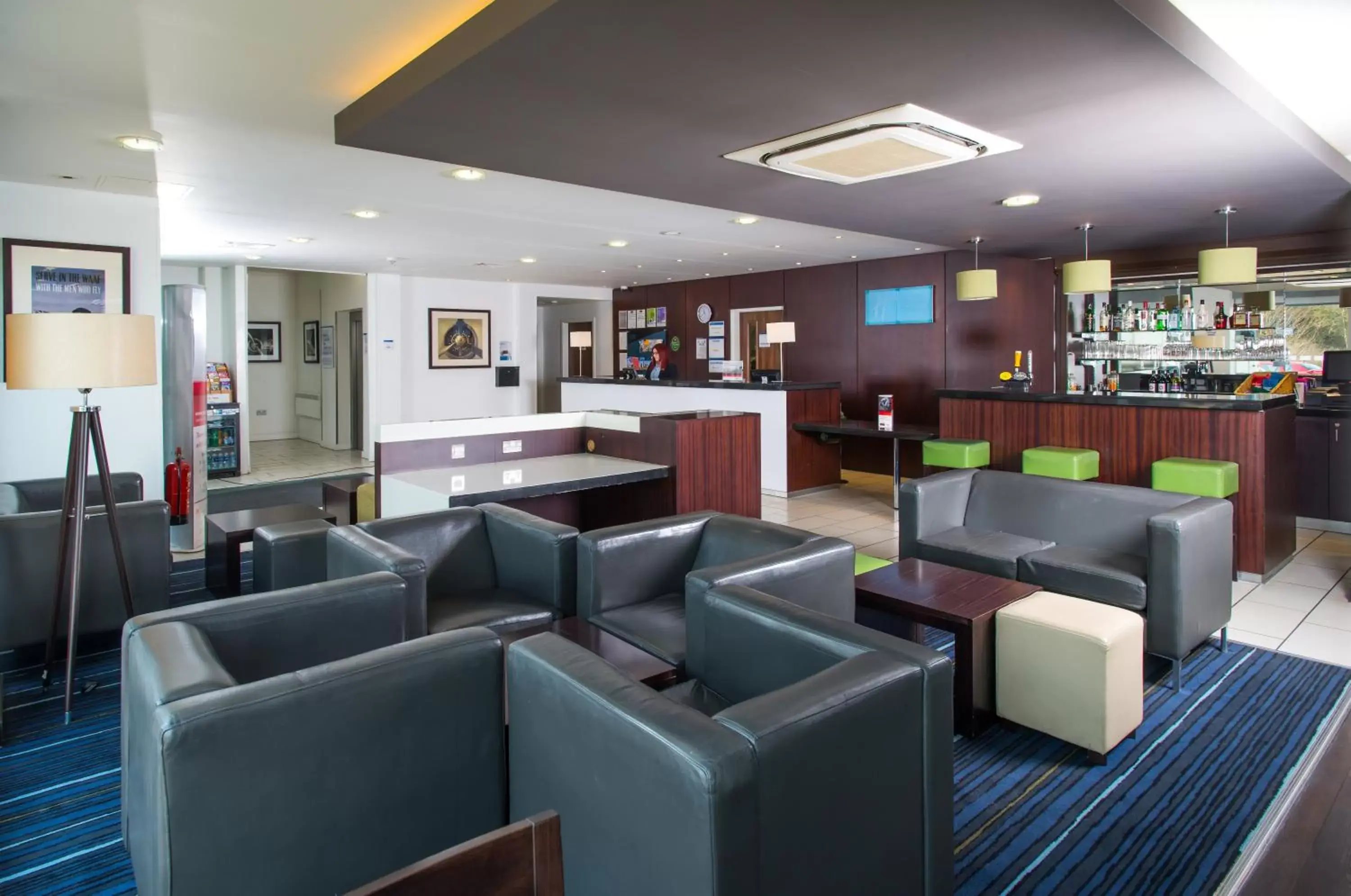 Lounge or bar, Lounge/Bar in Holiday Inn Express Cambridge Duxford M11 Jct 10, an IHG Hotel