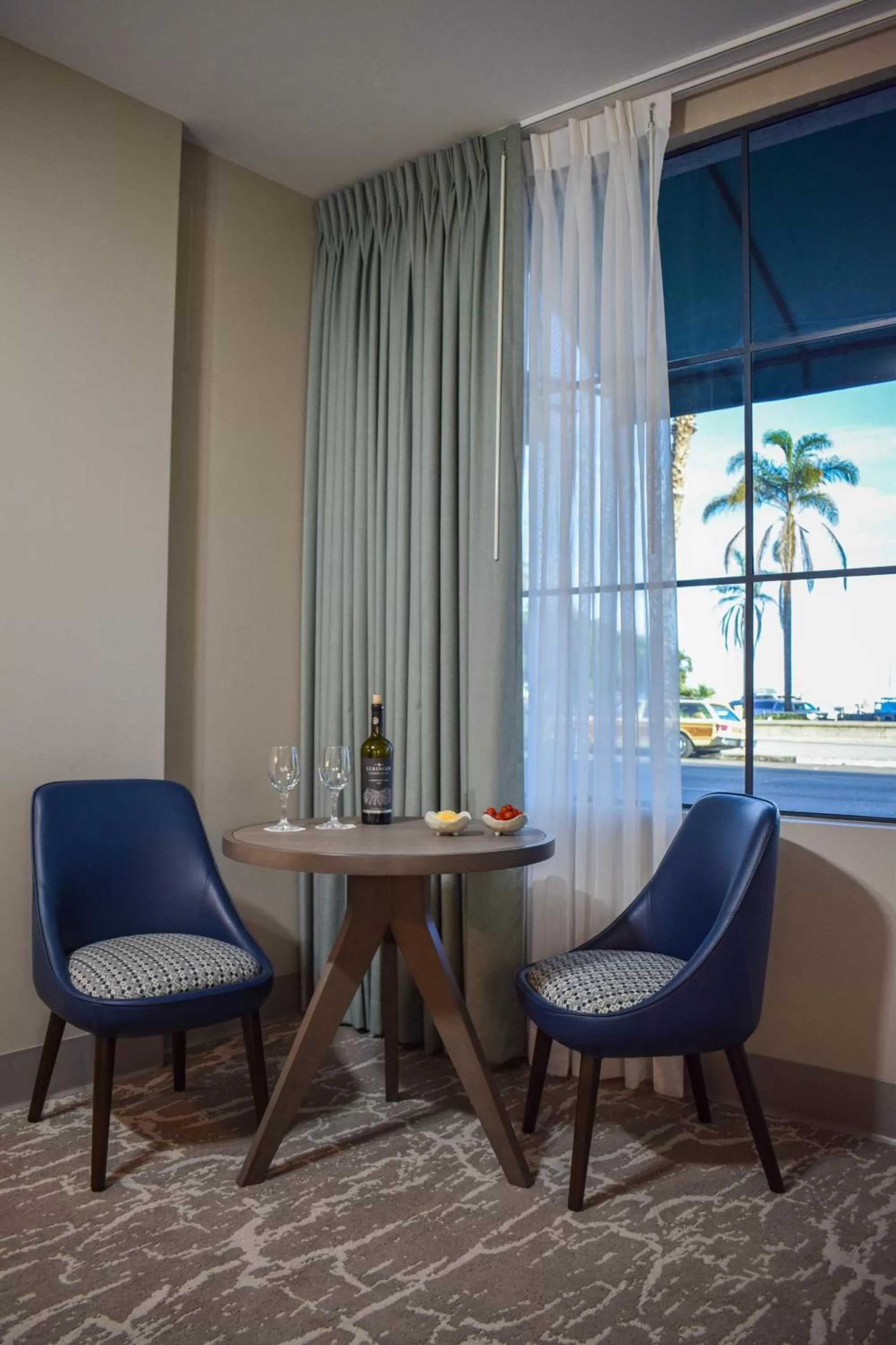 Seating area in Beachside Inn