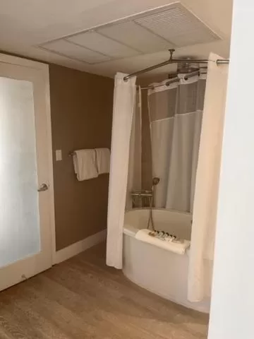 Bath, Bathroom in Suites at The Strand on Ocean Drive