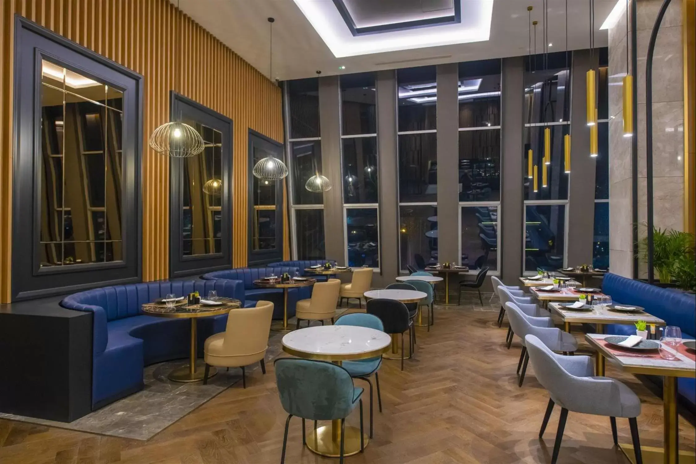 Restaurant/places to eat in Crowne Plaza Ankara by IHG Restaurant/places to eat in Crowne Plaza Ankara by IHG