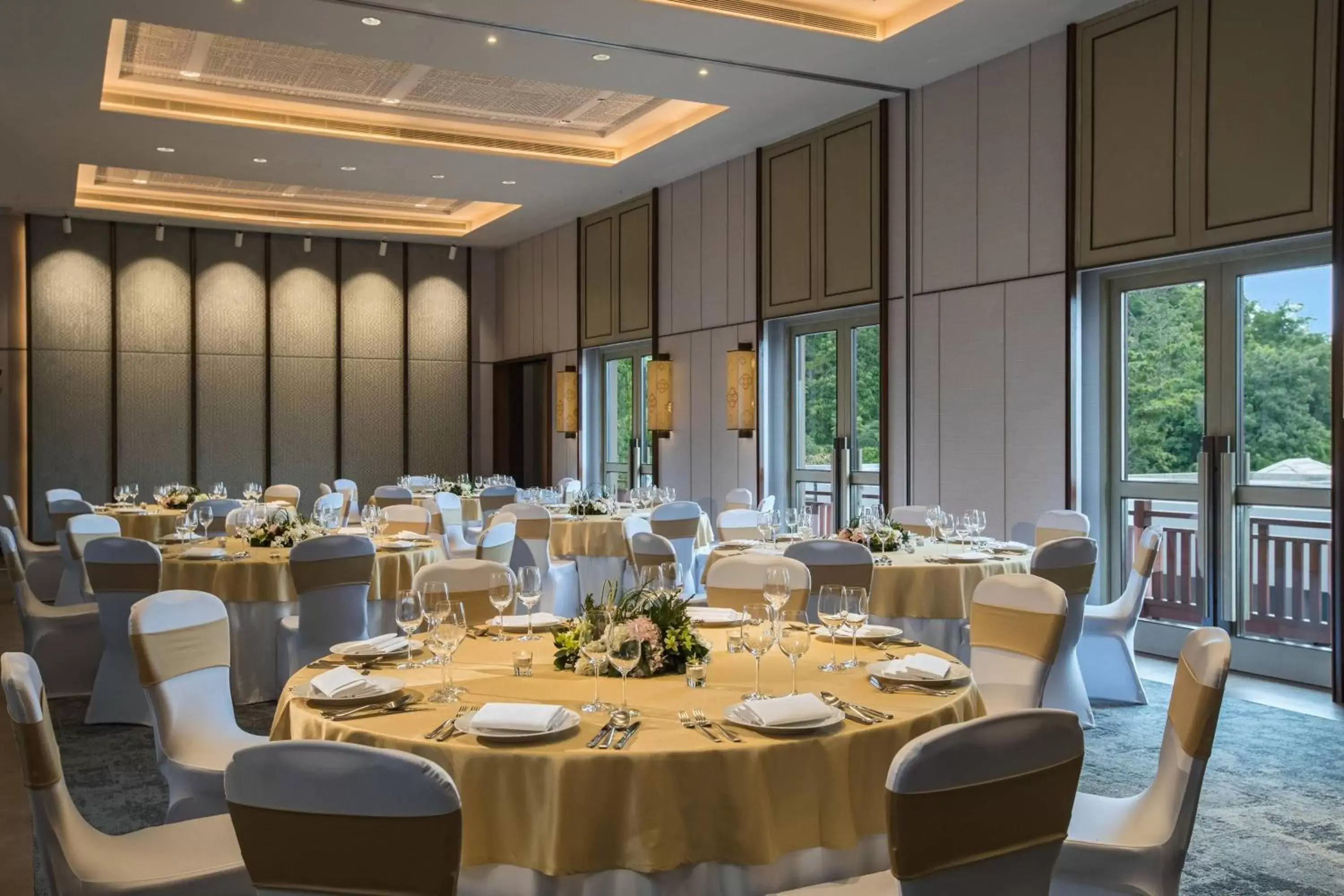 Meeting/conference room, Restaurant/Places to Eat in Phuket Marriott Resort and Spa, Nai Yang Beach