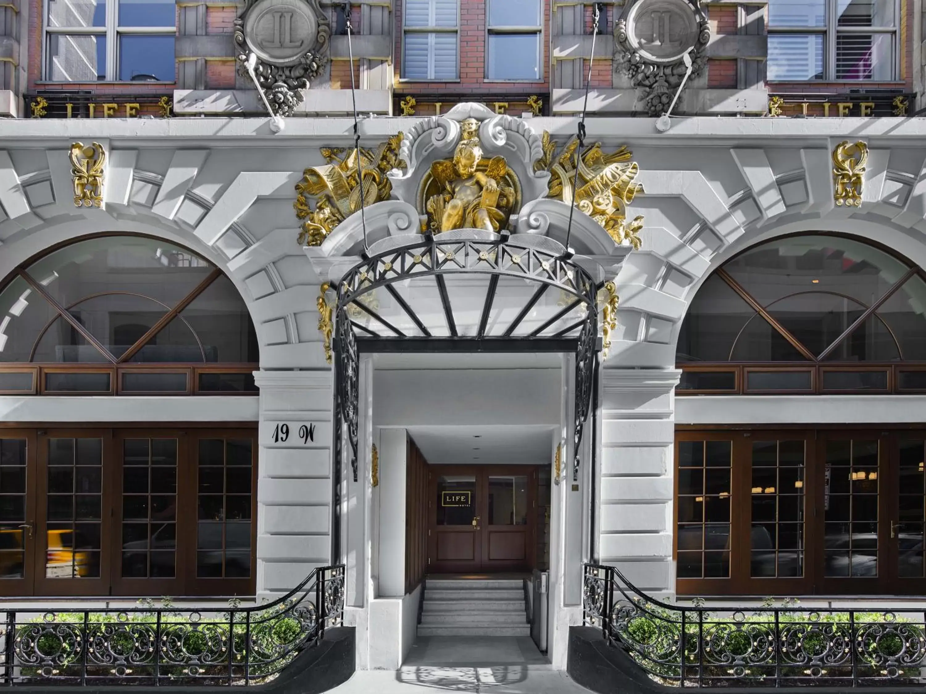 Facade/entrance in Life Hotel New York