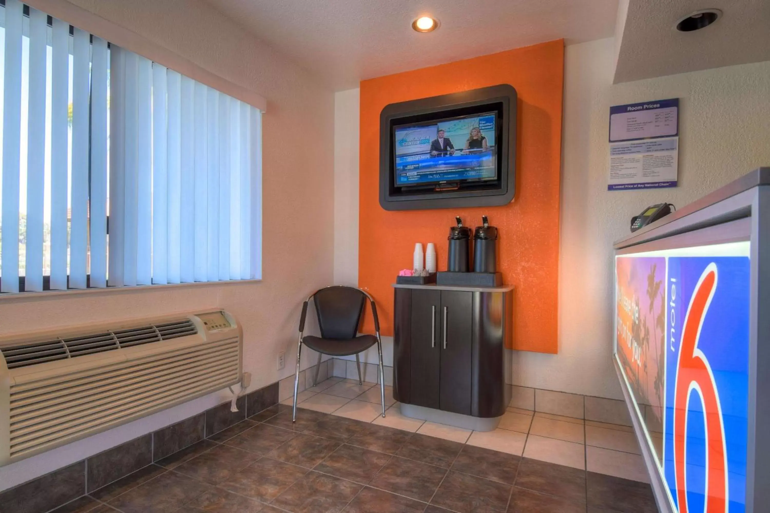 Communal lounge/ TV room, TV/Entertainment Center in Motel 6-San Ysidro, CA - San Diego - Border