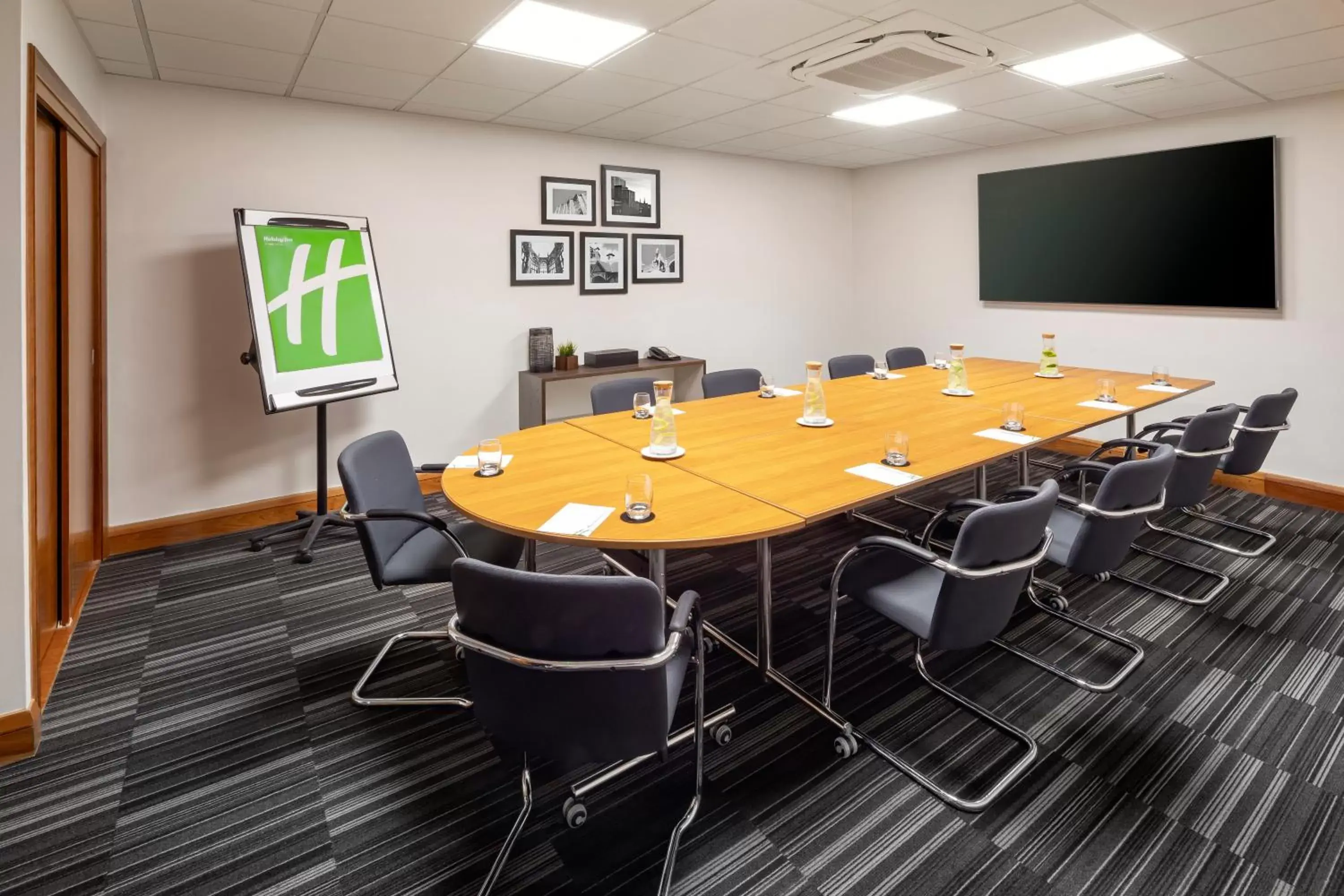 Meeting/conference room in Holiday Inn Coventry M6, J2, an IHG Hotel