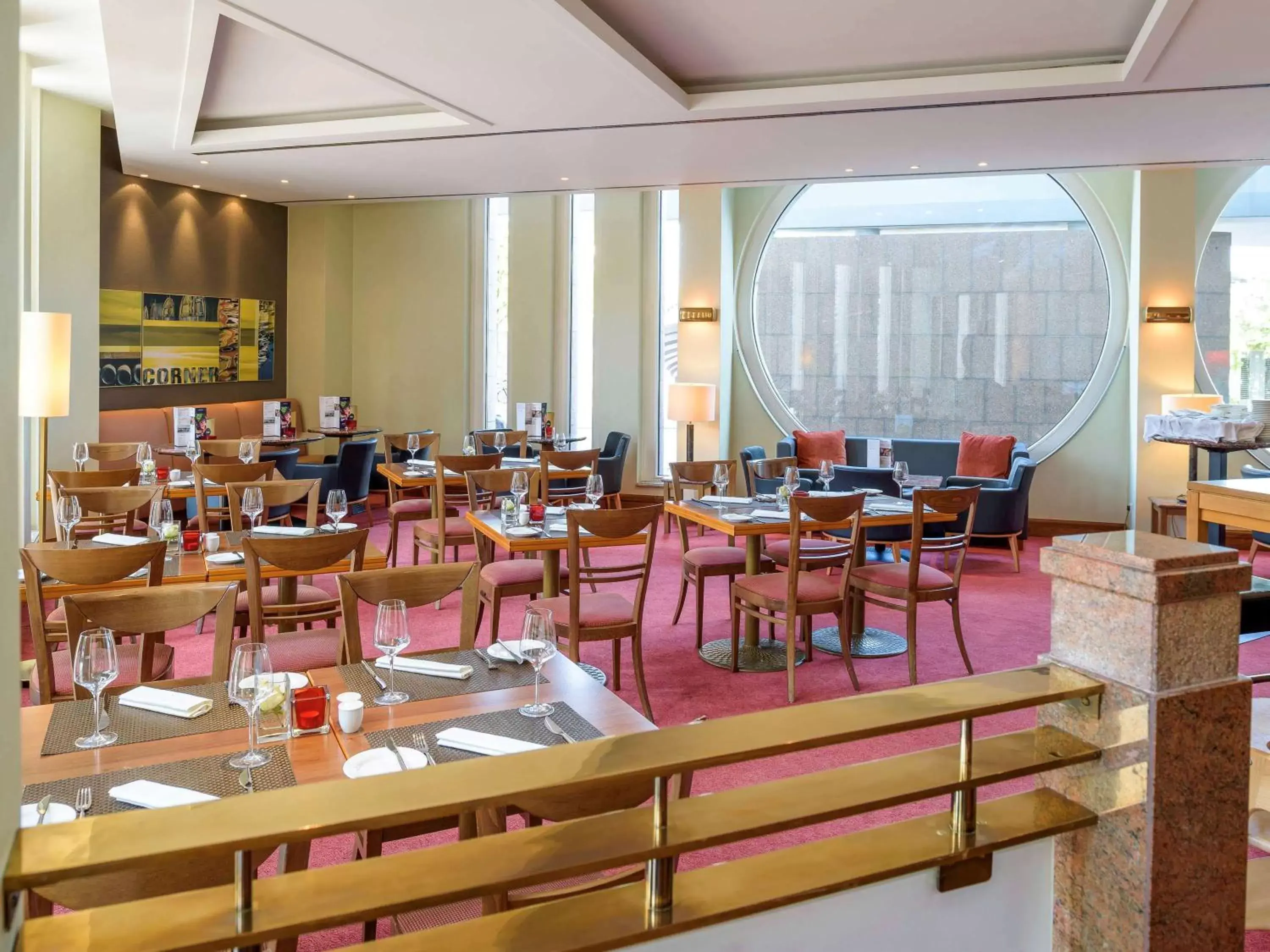 Lounge or bar, Restaurant/Places to Eat in Novotel Freiburg am Konzerthaus