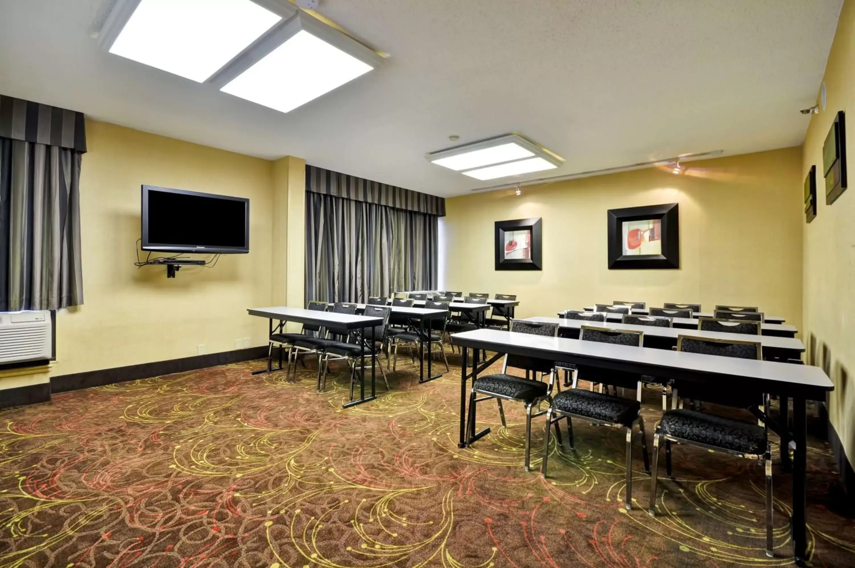 Meeting/conference room in Hampton Inn Memphis Poplar