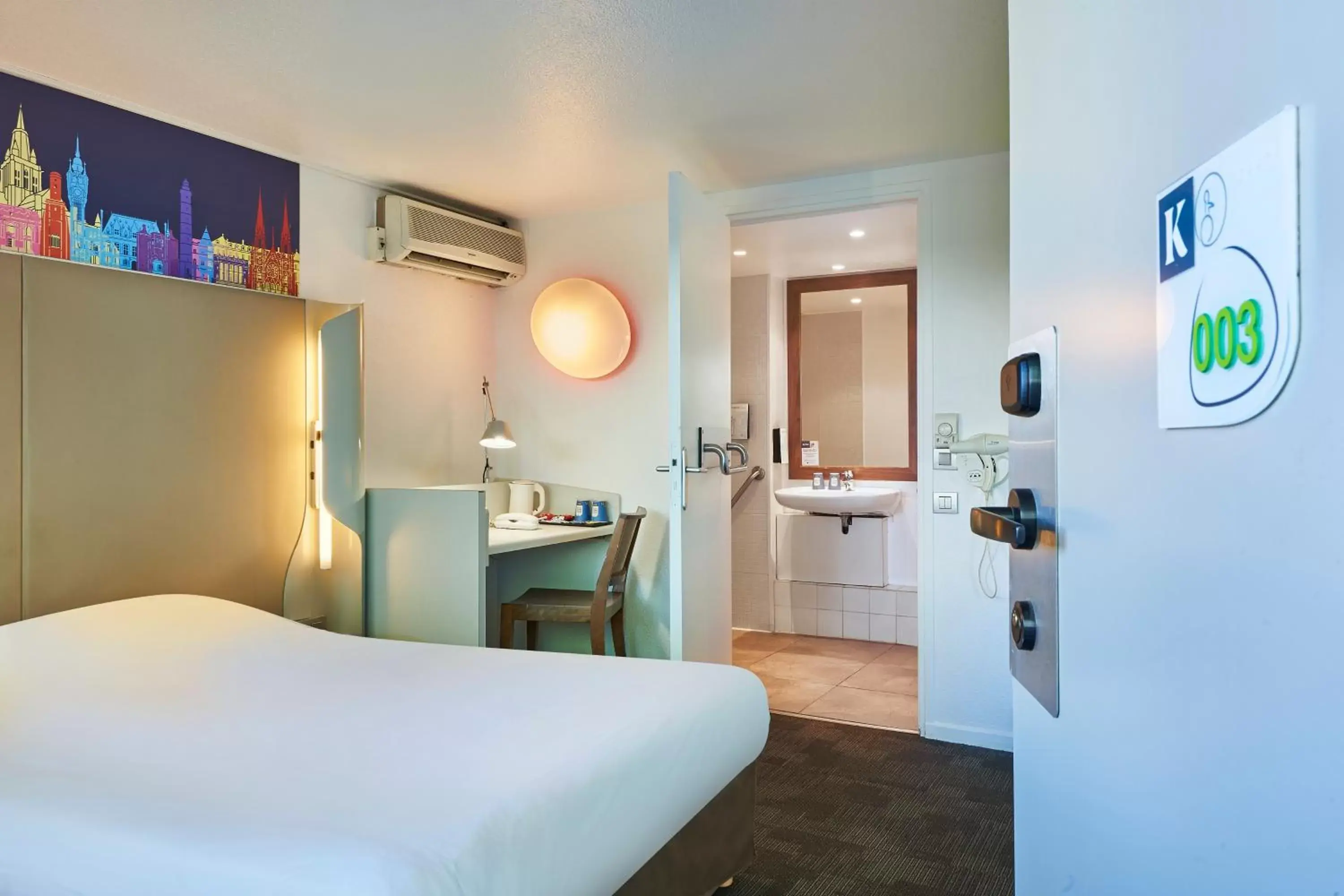 Bedroom, Bed in Kyriad Brie-Comte-Robert Bedroom, Bed in Kyriad Brie-Comte-Robert