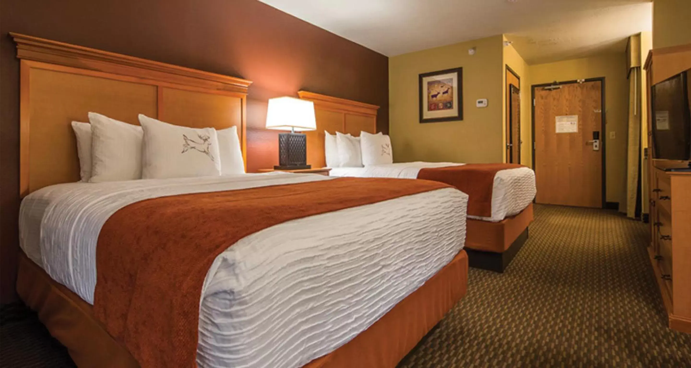 Bedroom, Bed in Best Western Plus Deer Park Hotel and Suites
