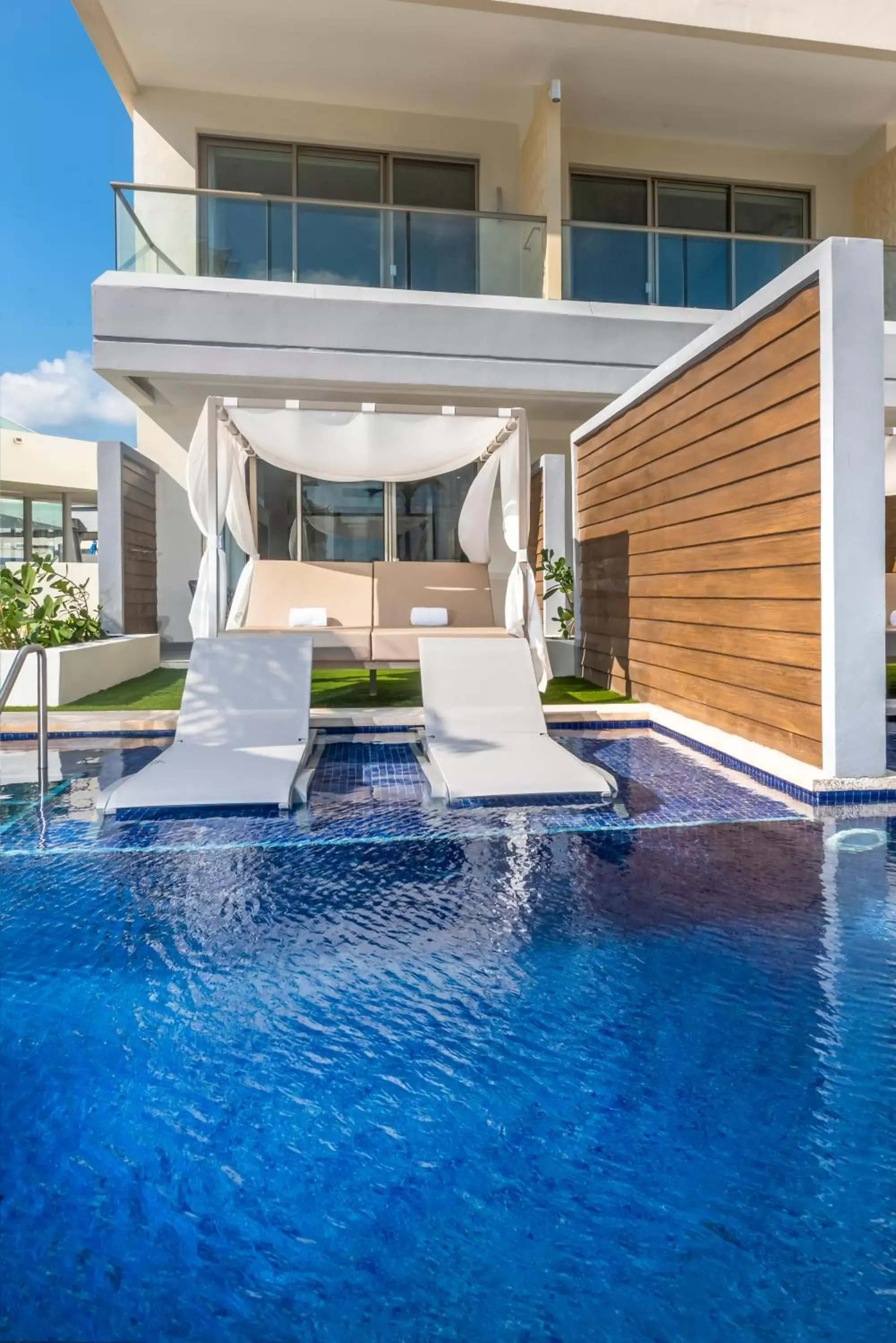 Swimming Pool in Planet Hollywood Cancun, An Autograph Collection All-Inclusive Resort