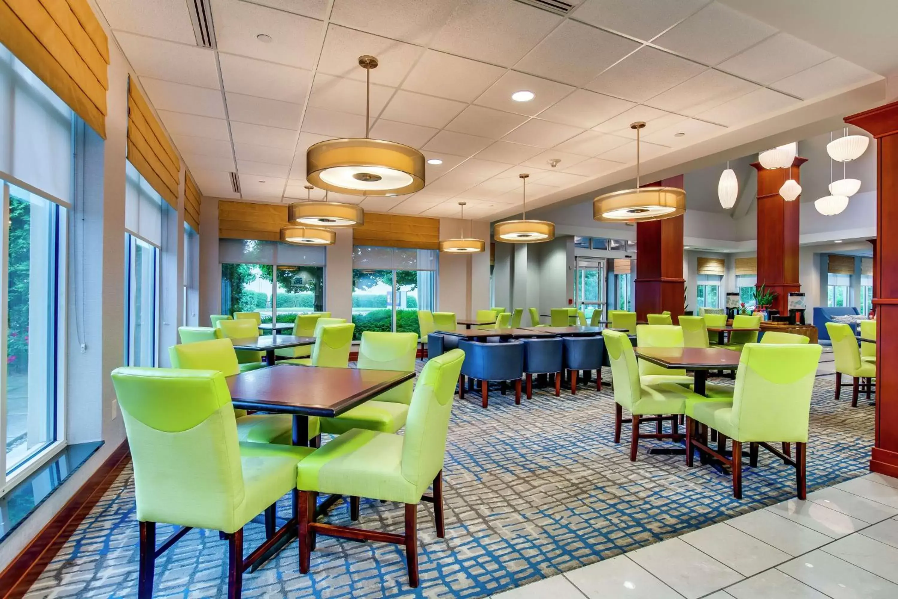 Dining area, Restaurant/Places to Eat in Hilton Garden Inn Louisville-Northeast