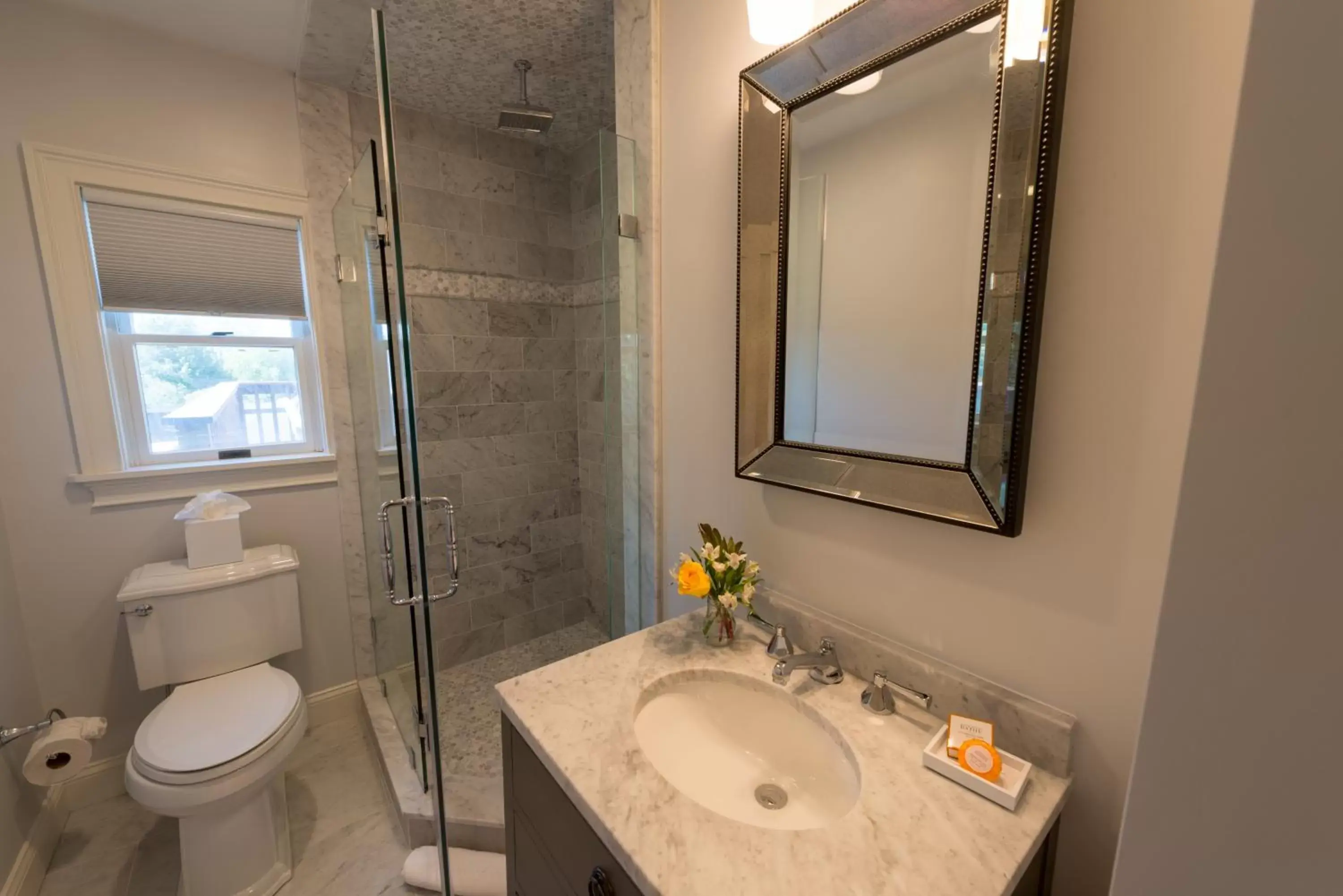 Bathroom in Serenity Inn Newport