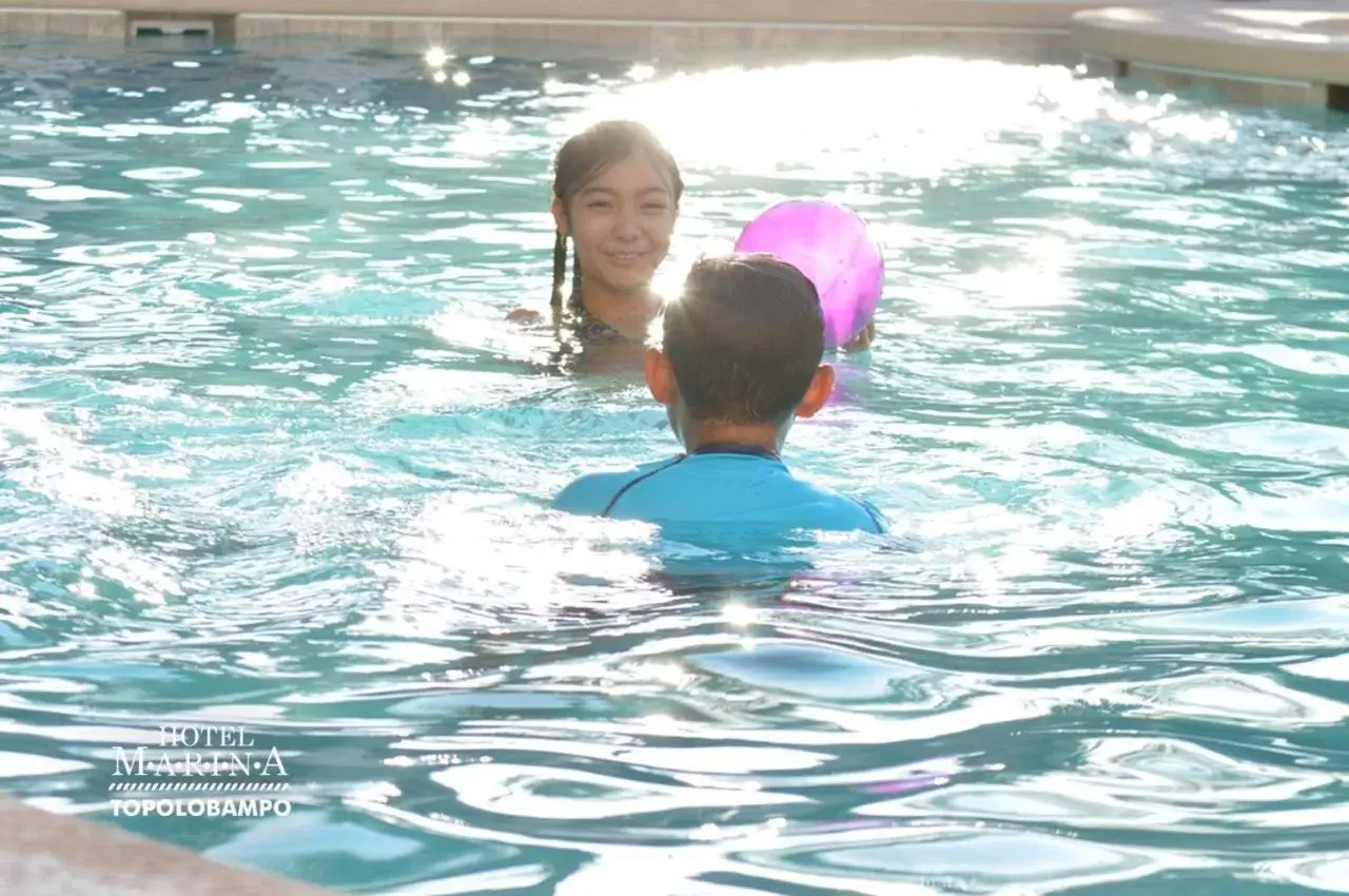 Swimming Pool in Hotel Marina Topolobampo