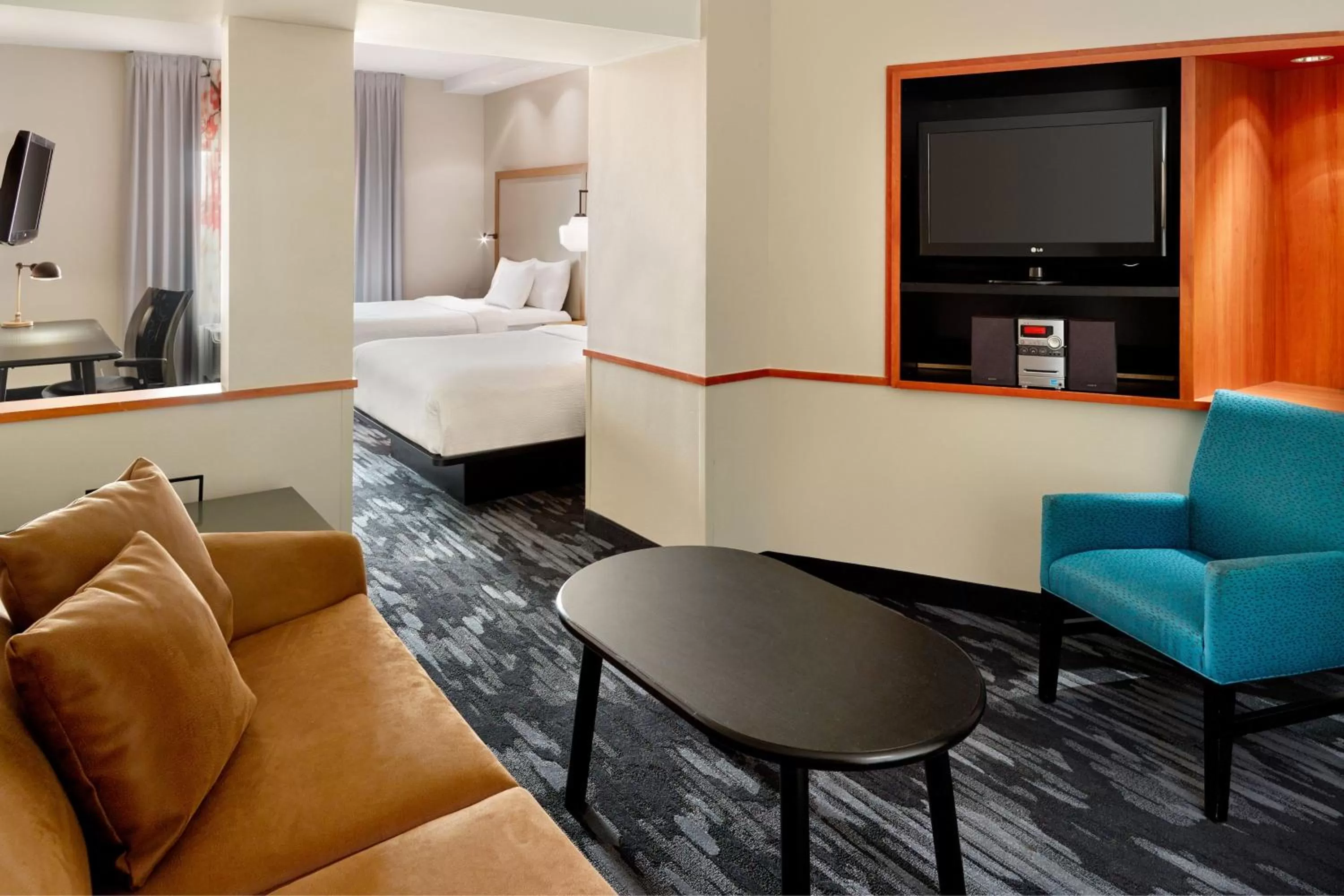 Photo of the whole room, Bed in Fairfield Inn & Suites Warner Robins