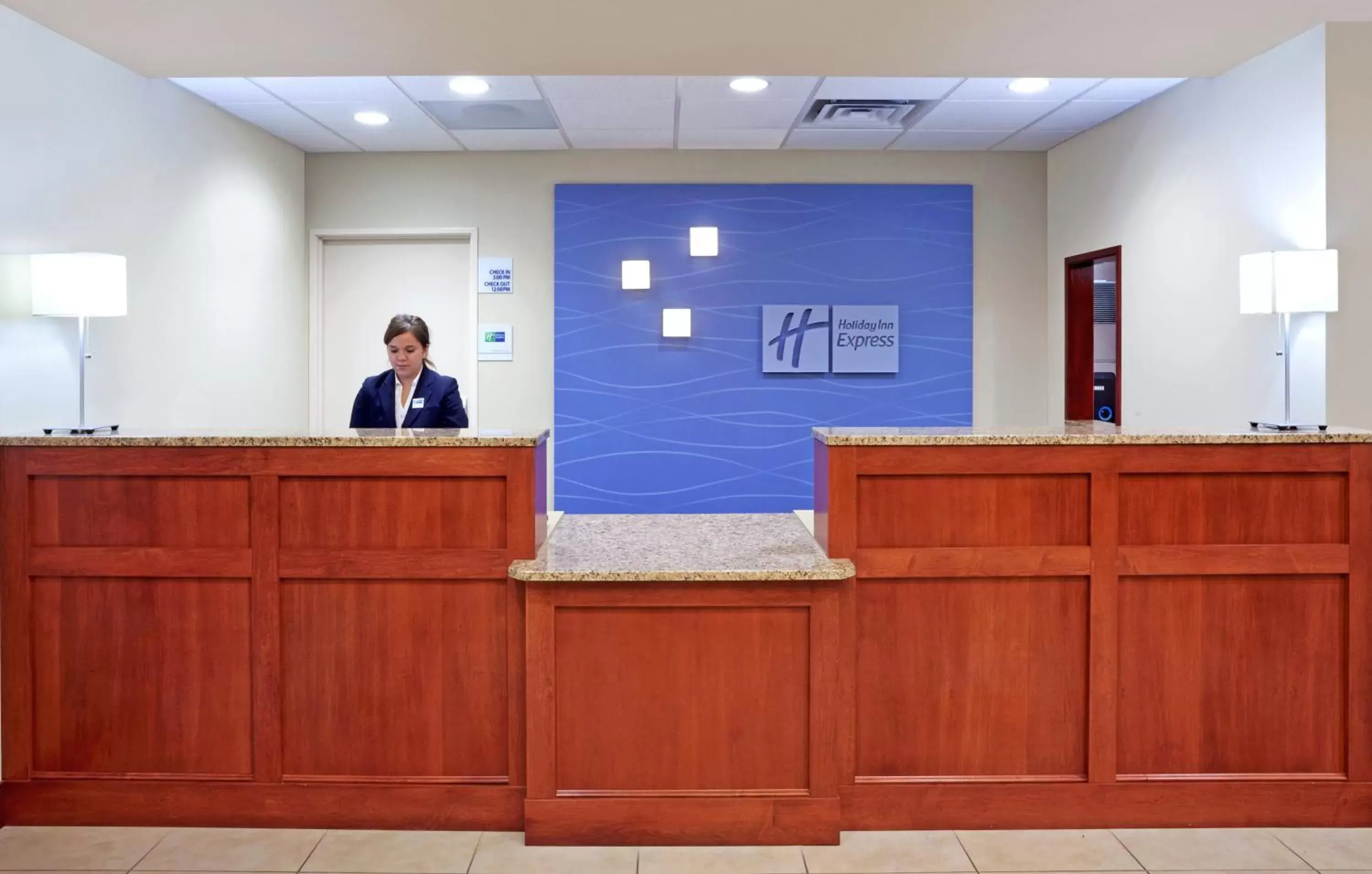 Lobby or reception, Lobby/Reception in Holiday Inn Express Hotel & Suites Chehalis - Centralia, an IHG Hotel