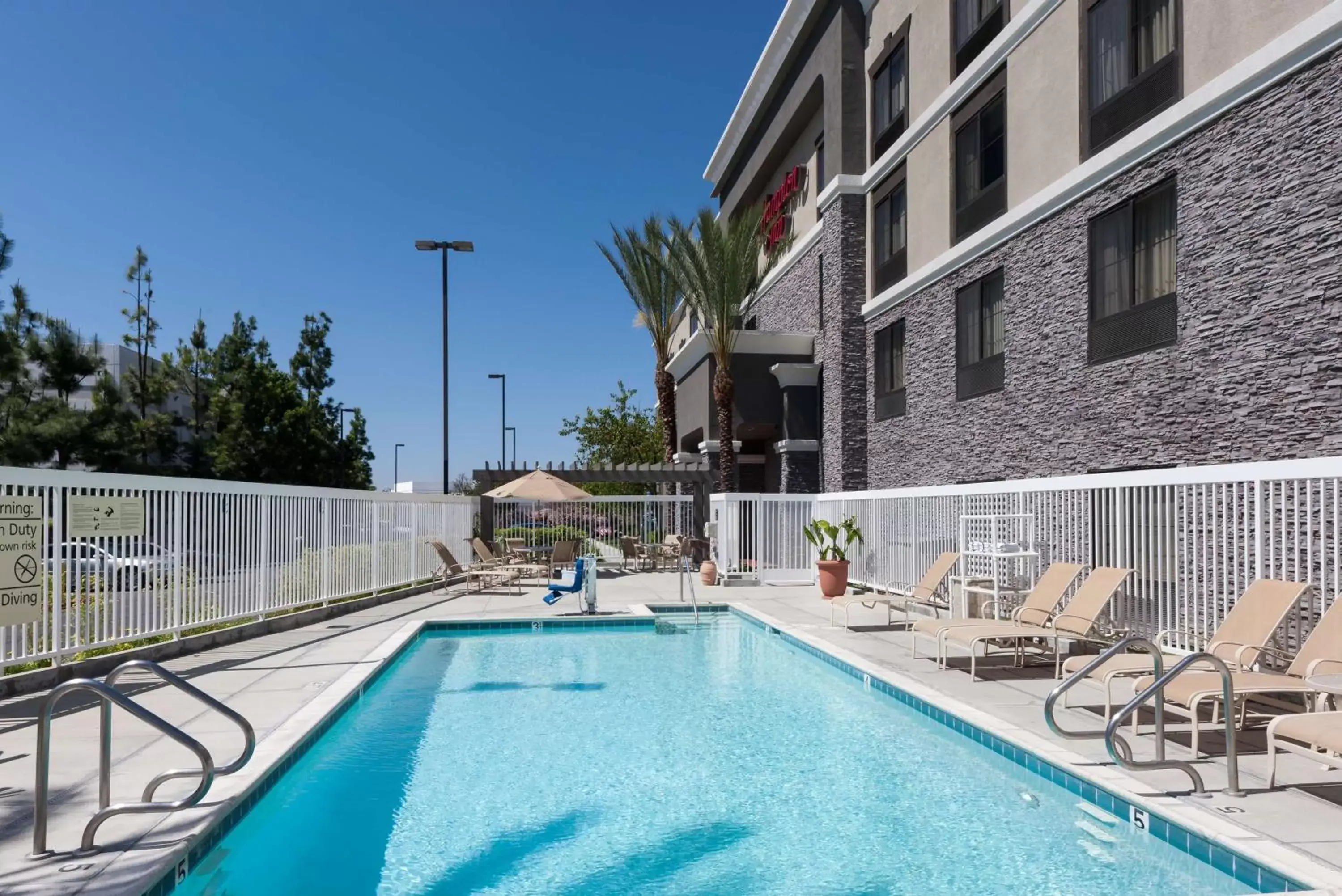 Swimming Pool in Hampton Inn Los Angeles Orange County Cypress