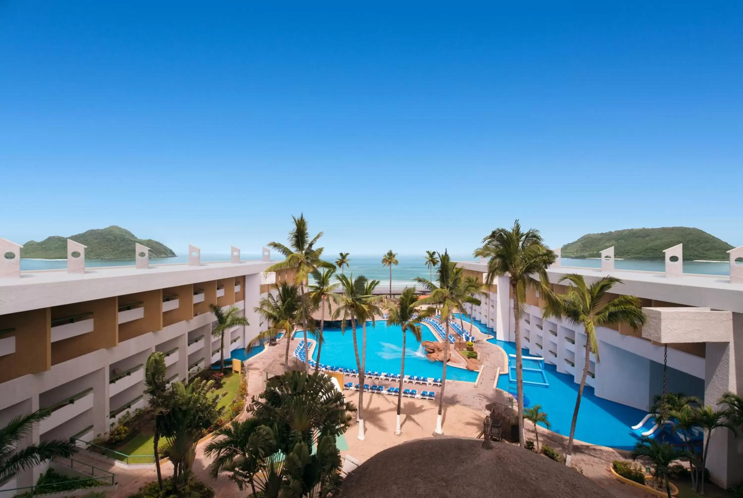 Pool View in El Cid Castilla Beach