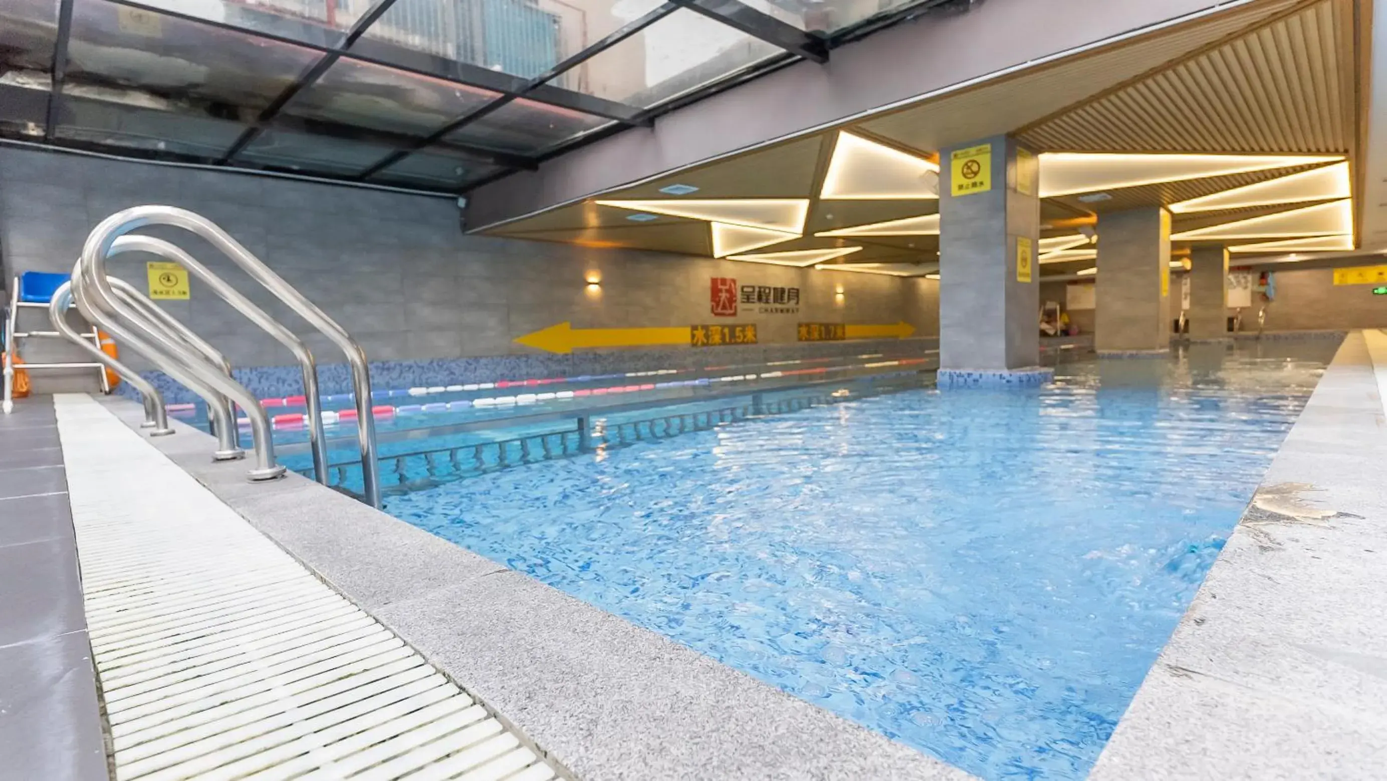 Swimming Pool in Shi Liu Hotel