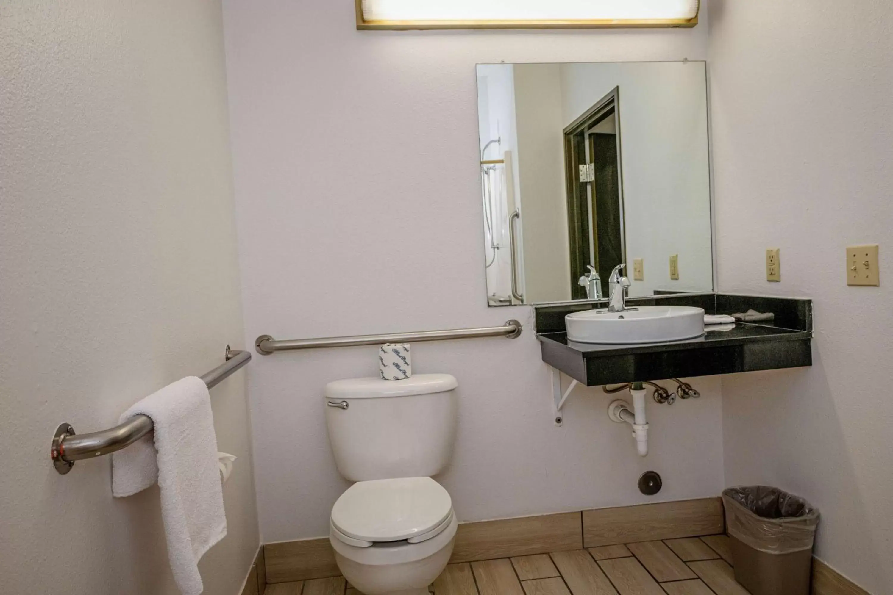 Bathroom in Motel 6-Lincoln, NE